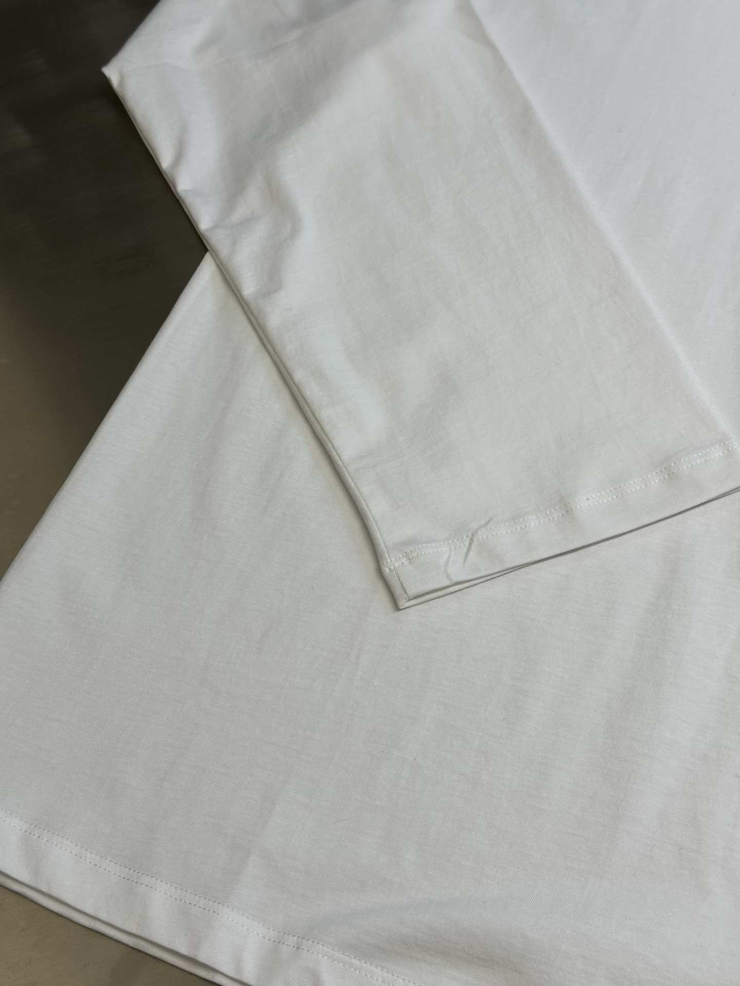 MiuMiu White Cotton T-shirt With Embroidered Logo （MJL862-1YXT-F0009-S-232）