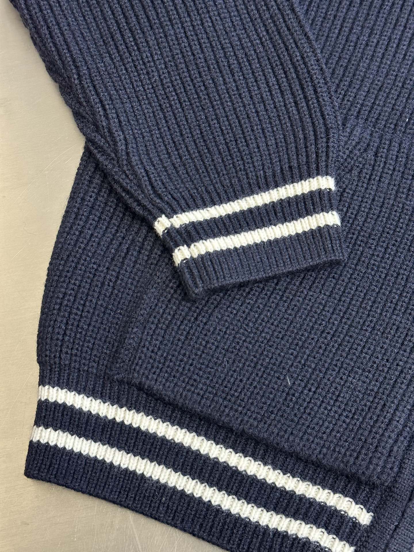 CELINE College hooded zip-up sweater (81090851）