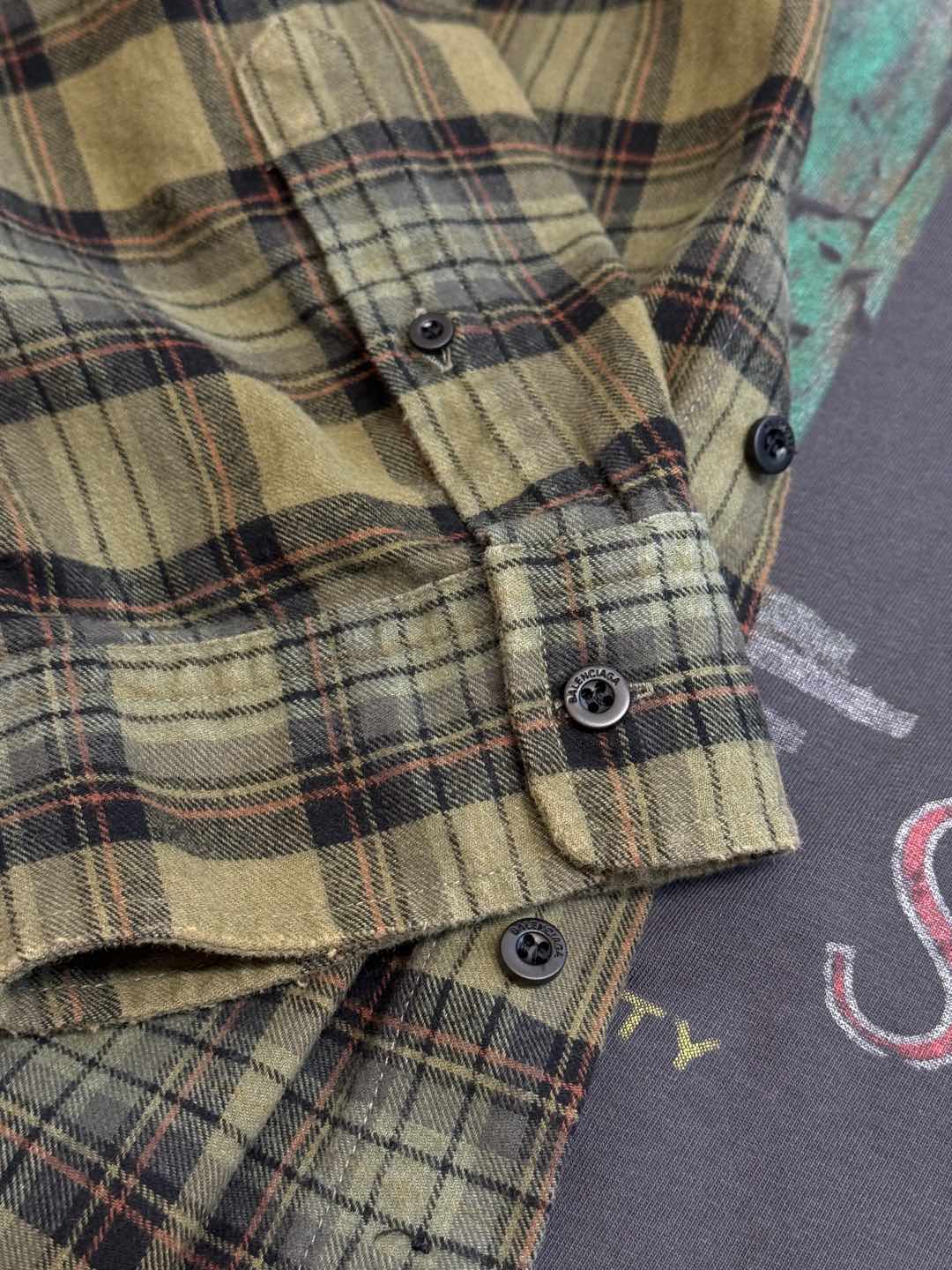 BALENCIAGA Paris Liberty Layered Shirt (794656TQM202880）