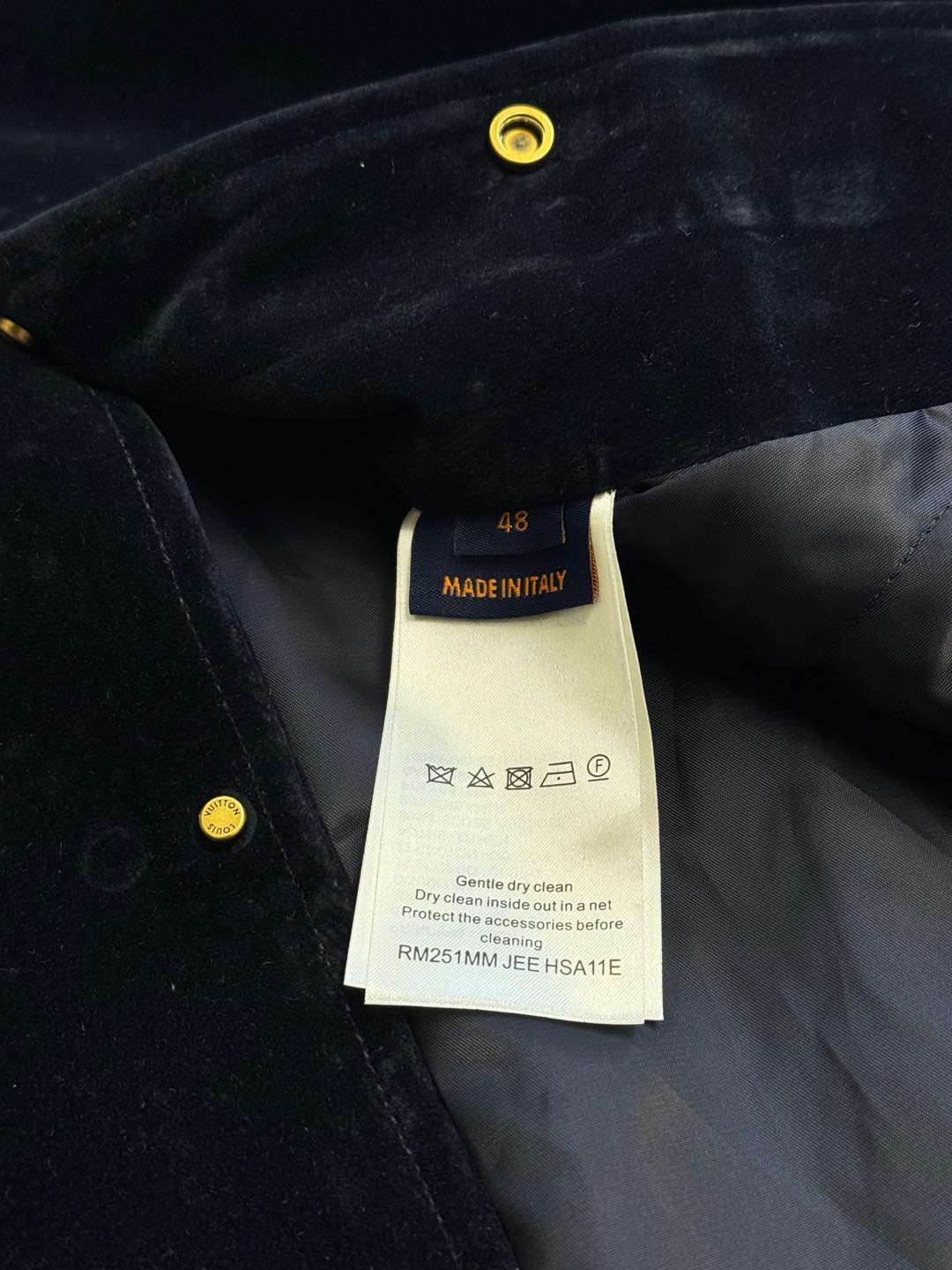 Louis Vuitton  Denim velvet souvenir jacket（1AGIMF）