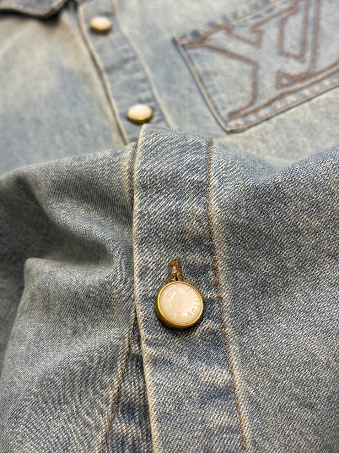 Louis Vuitton Short Sleeve Denim Shirt（1AGJOP）