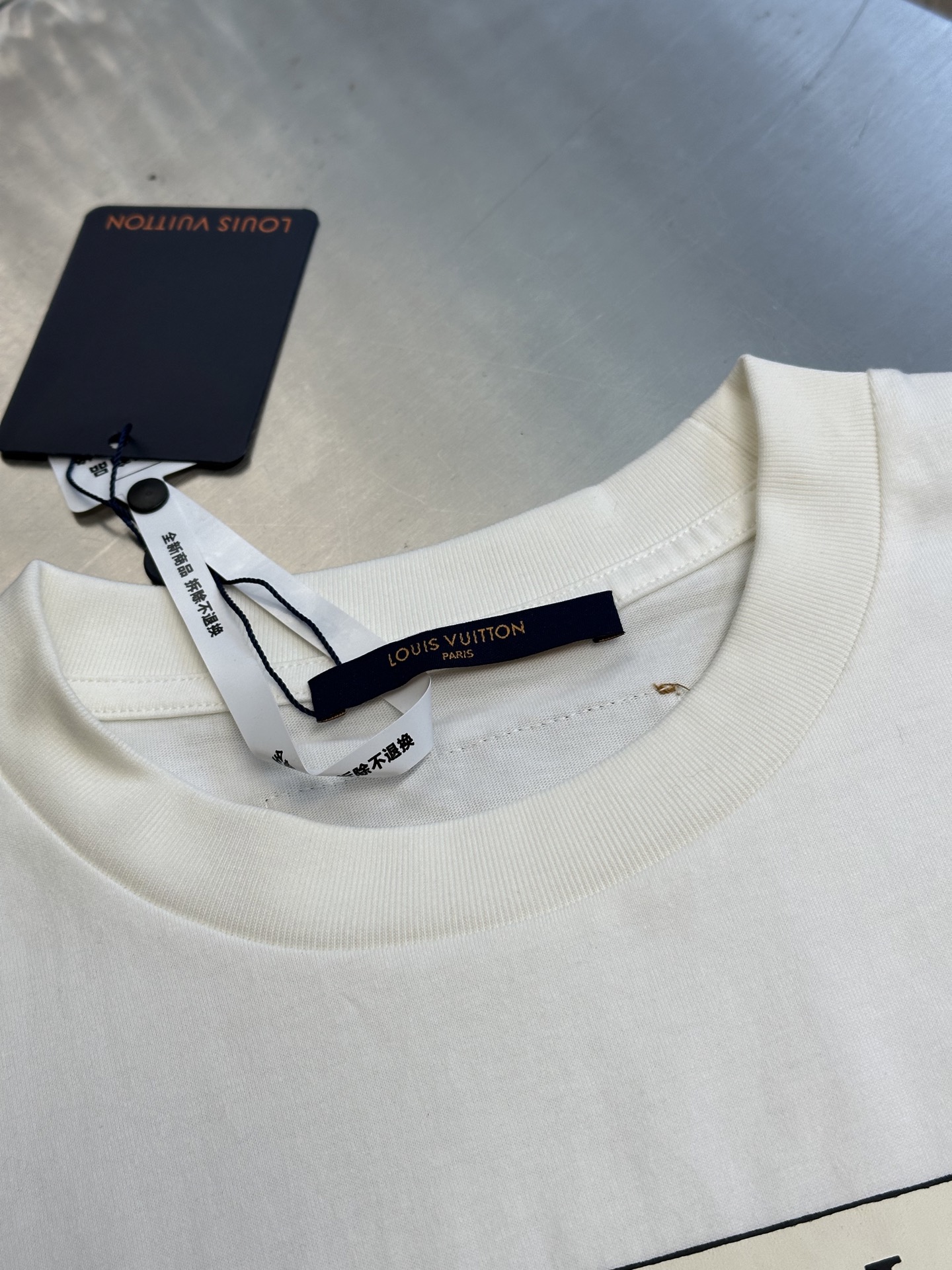 Louis Vuitton Signature Print T-Shirt（1AAGME）