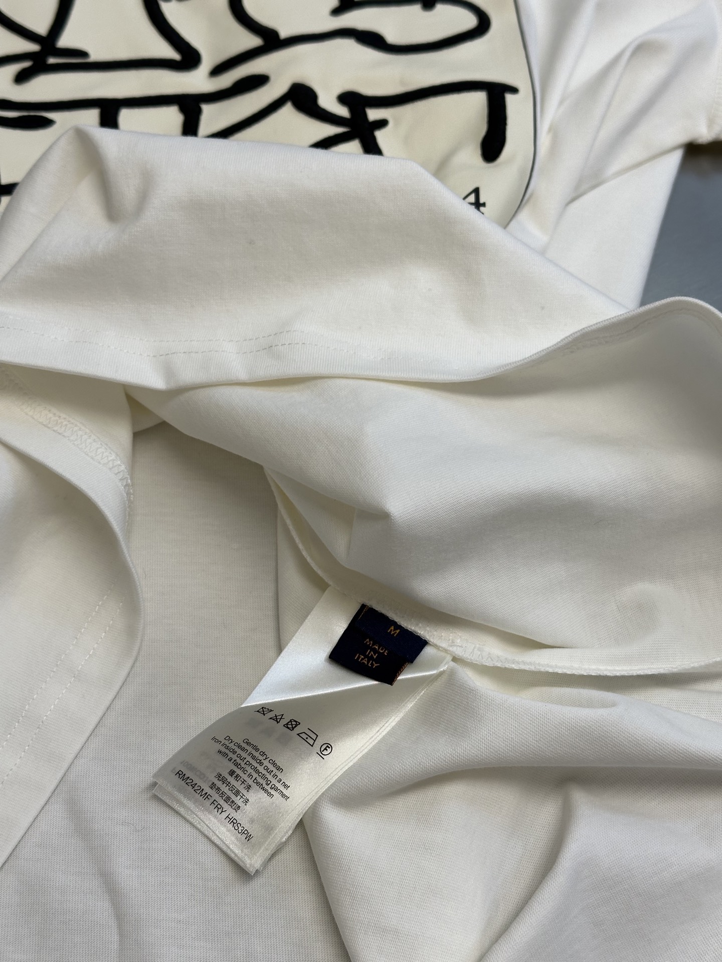 Louis Vuitton Signature Print T-Shirt（1AAGME）