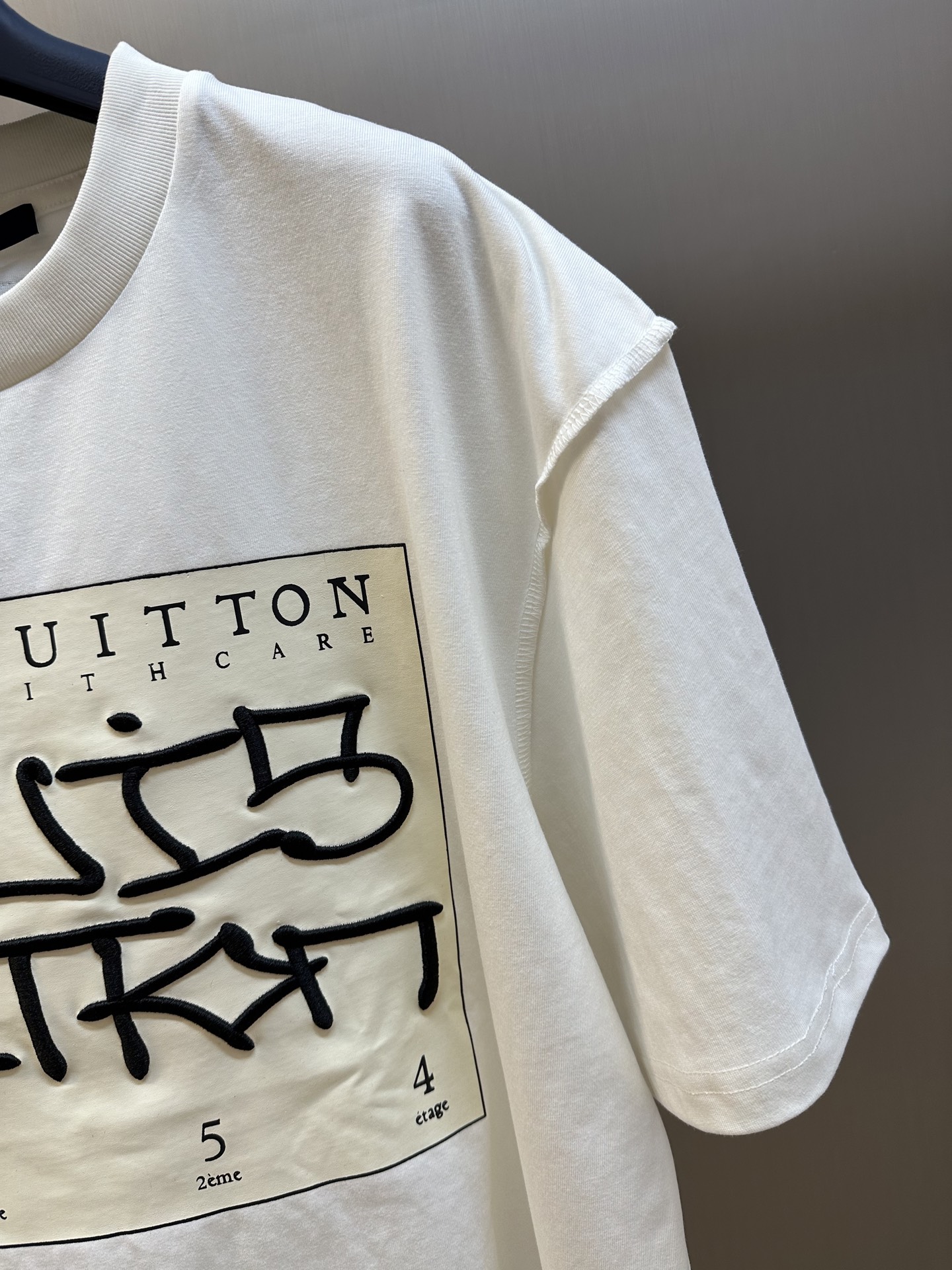 Louis Vuitton Signature Print T-Shirt（1AAGME）