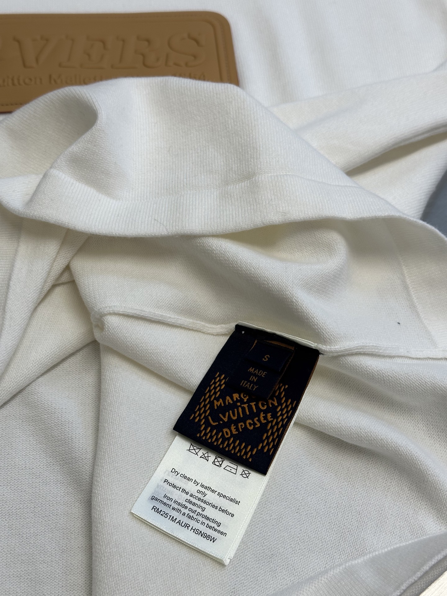 Louis Vuitton VVN Patch Short Sleeve Cotton Crewneck（1AAGME）