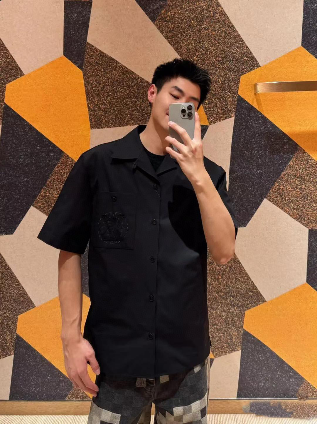 Louis Vuitton Embroidered short-sleeve cotton shirt（1AHCHC）