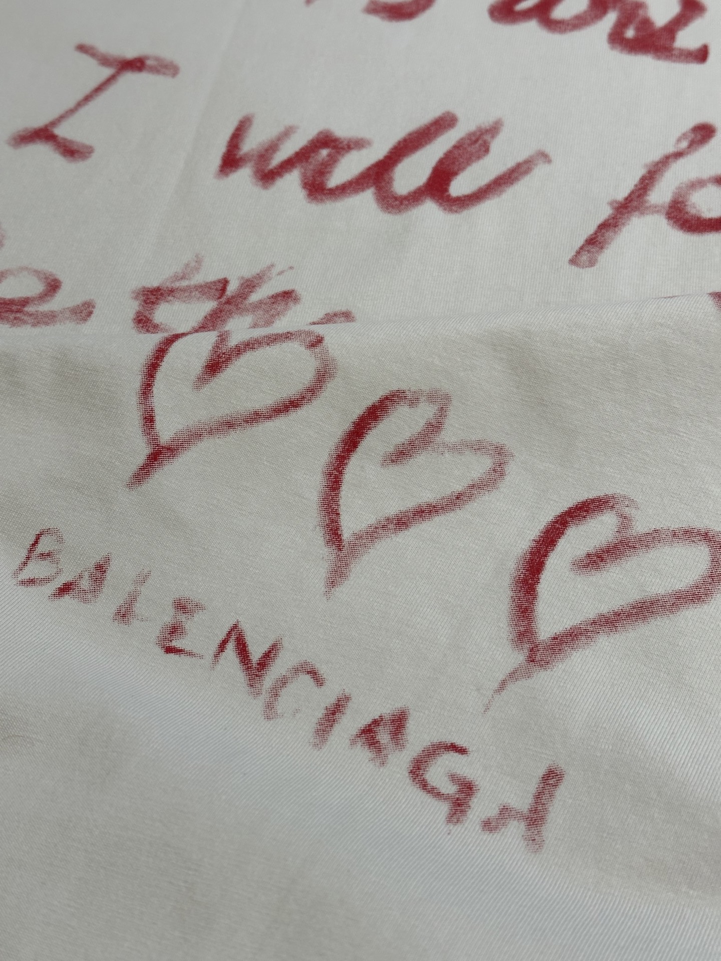 BALENCIAGA  Women's Lipstick Valentines T-Shirt, Small Fit, in White (811746TRVR29012）