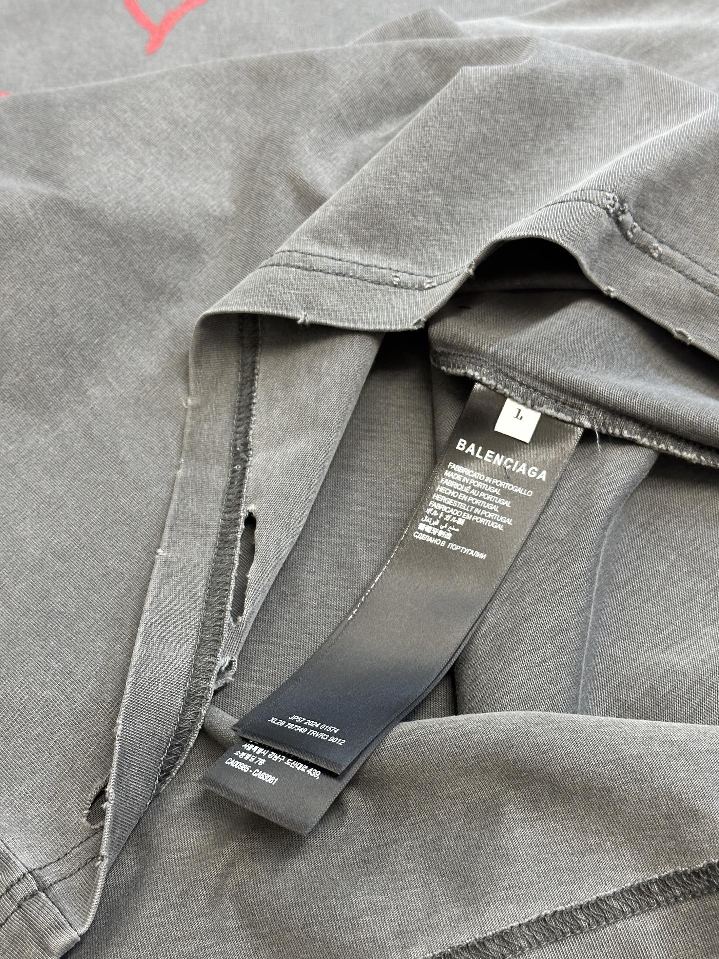 BALENCIAGA  Women's Lipstick Valentines T-Shirt, Small Fit, in White (811746TRVR29012）