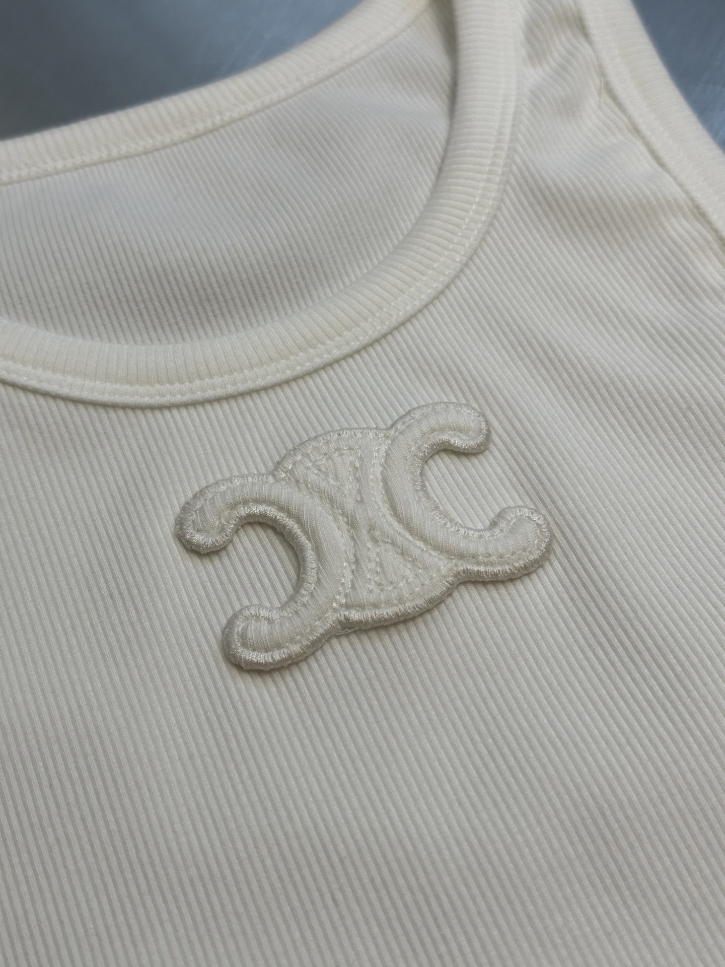 CELINE Triomphe Tank Top In Ribbed Silk Jersey "Off White" (2X45N0V19-01OW）