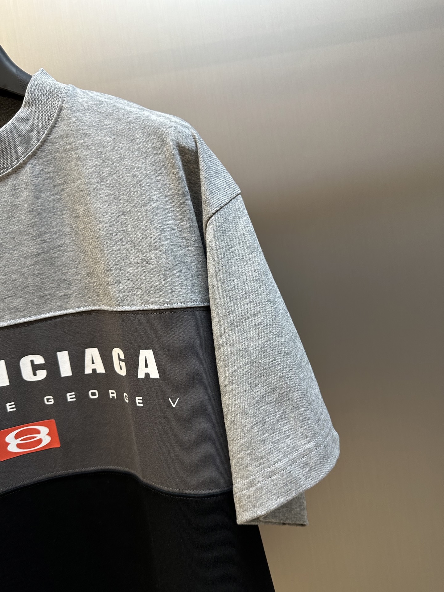 BALENCIAGAMen's Unity Sport T-shirt Large Fit in Heather Grey（744439TSVB11300）