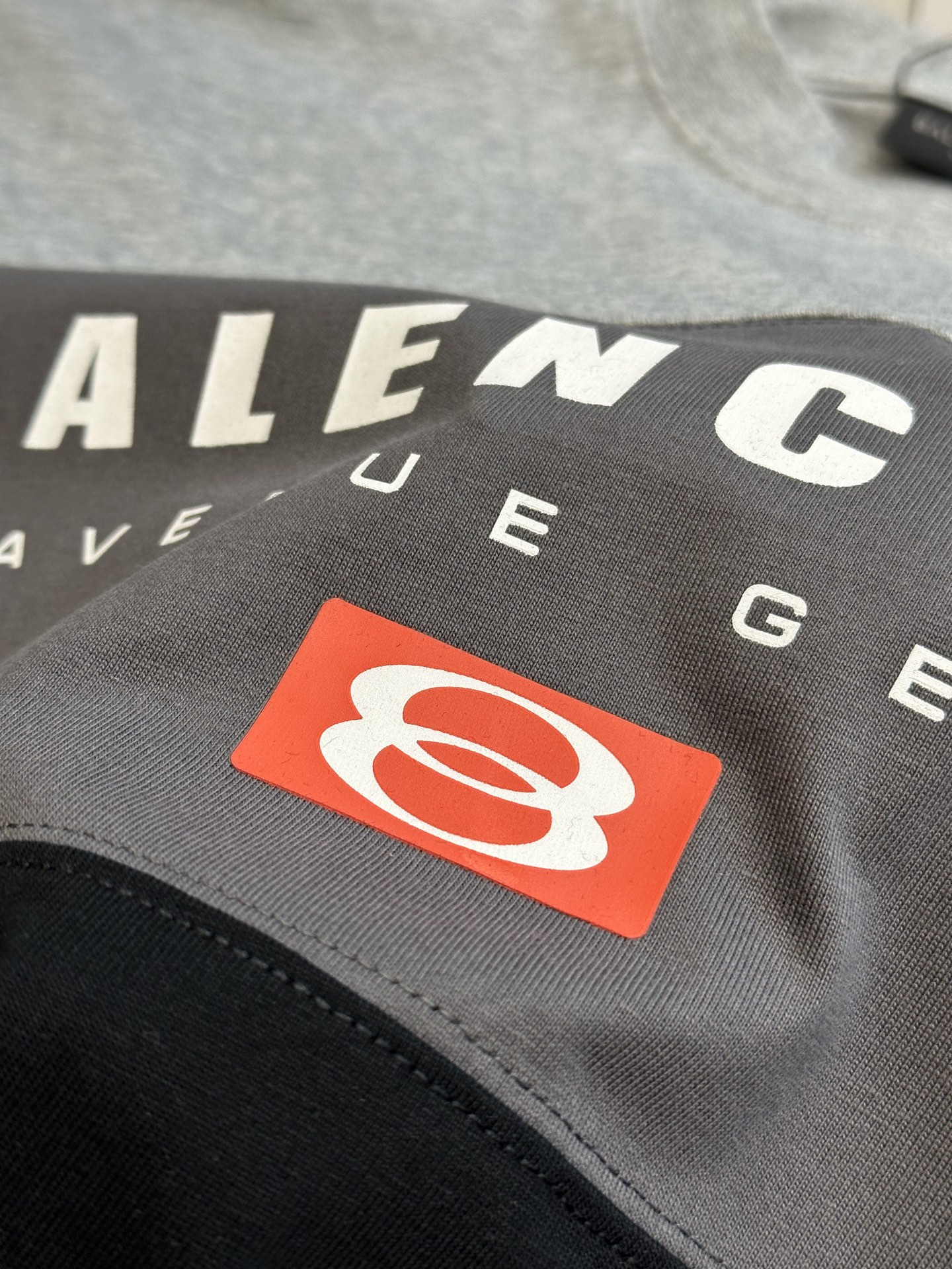 BALENCIAGAMen's Unity Sport T-shirt Large Fit in Heather Grey（744439TSVB11300）