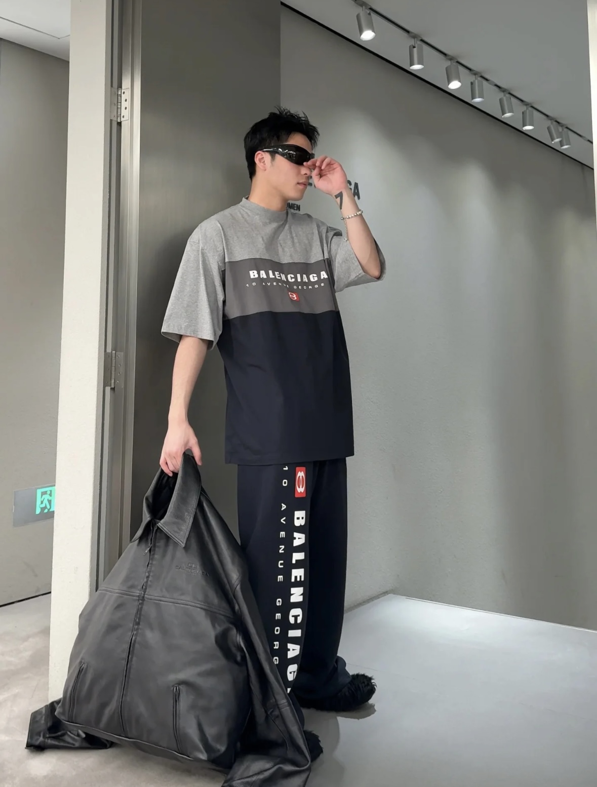 BALENCIAGAMen's Unity Sport T-shirt Large Fit in Heather Grey（744439TSVB11300）
