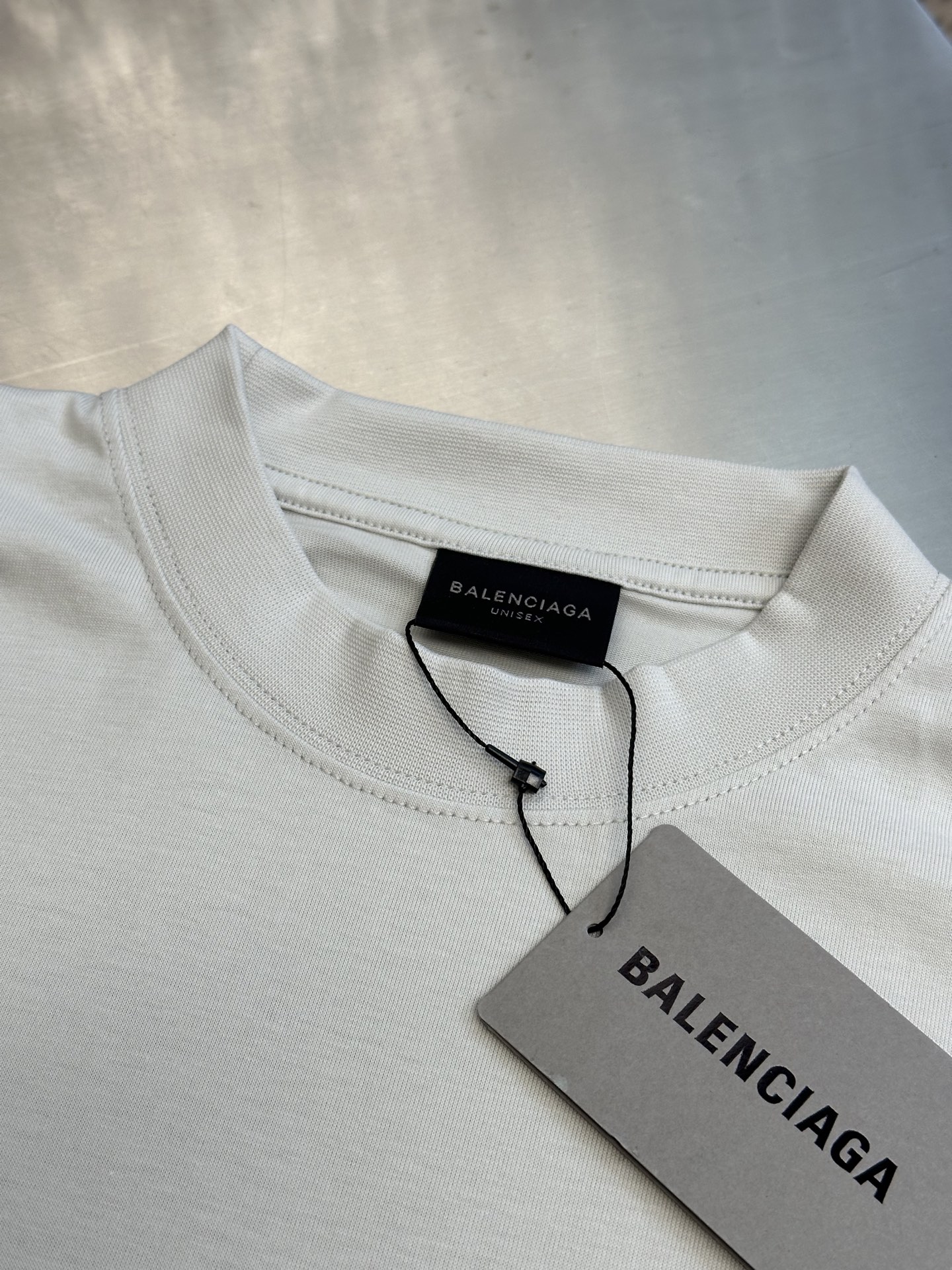 BALENCIAGA Men's 360 Sunglasses T-Shirt Medium Fit "Dirty Effect White"（764235TSVH89012）