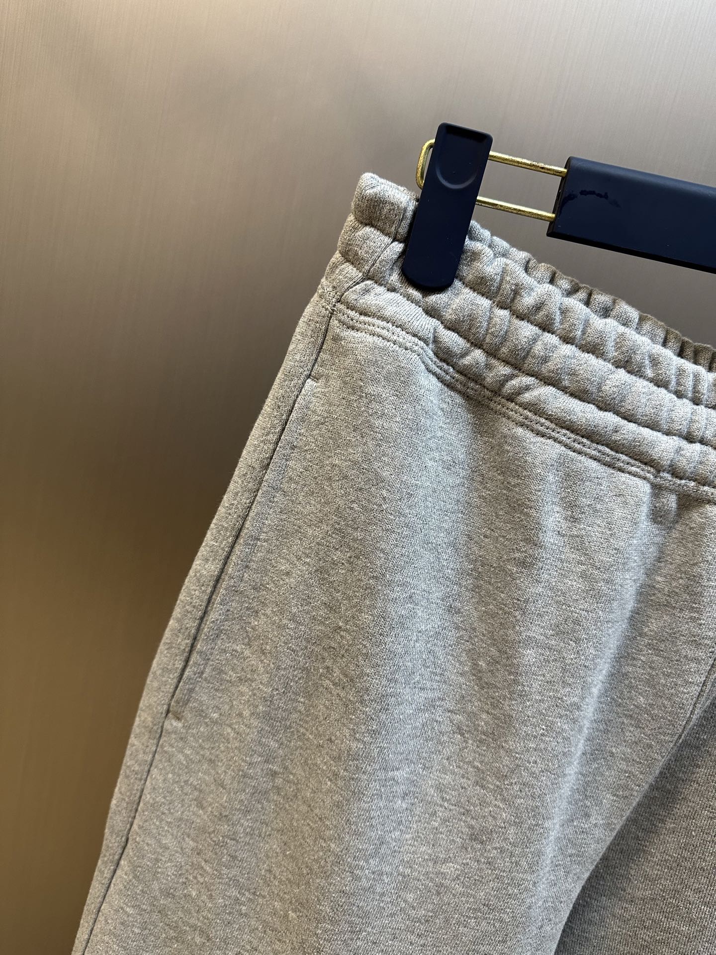 Burberry Check Label Cotton Jogging Pants in Black（81022781）