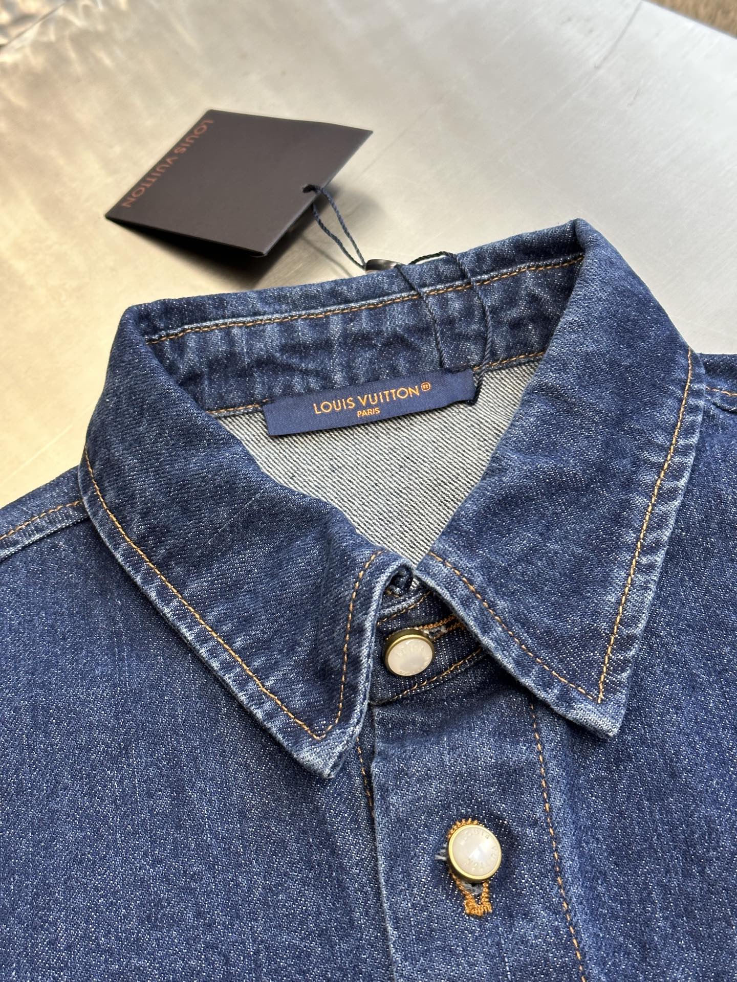 LOUIS VUITTON Signature Denim Short-Sleeved Shirt（1AHDMS）