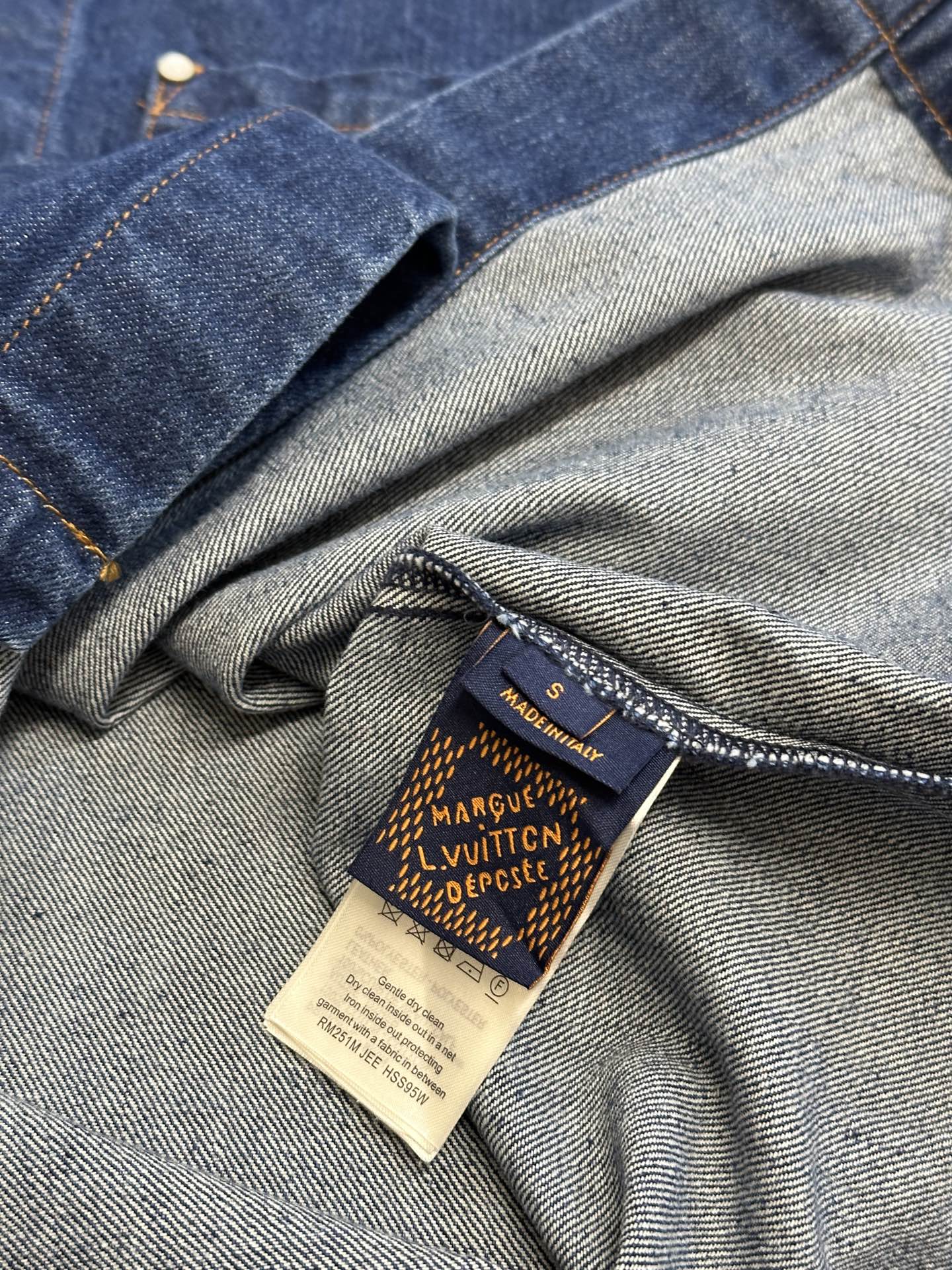 LOUIS VUITTON Signature Denim Short-Sleeved Shirt（1AHDMS）