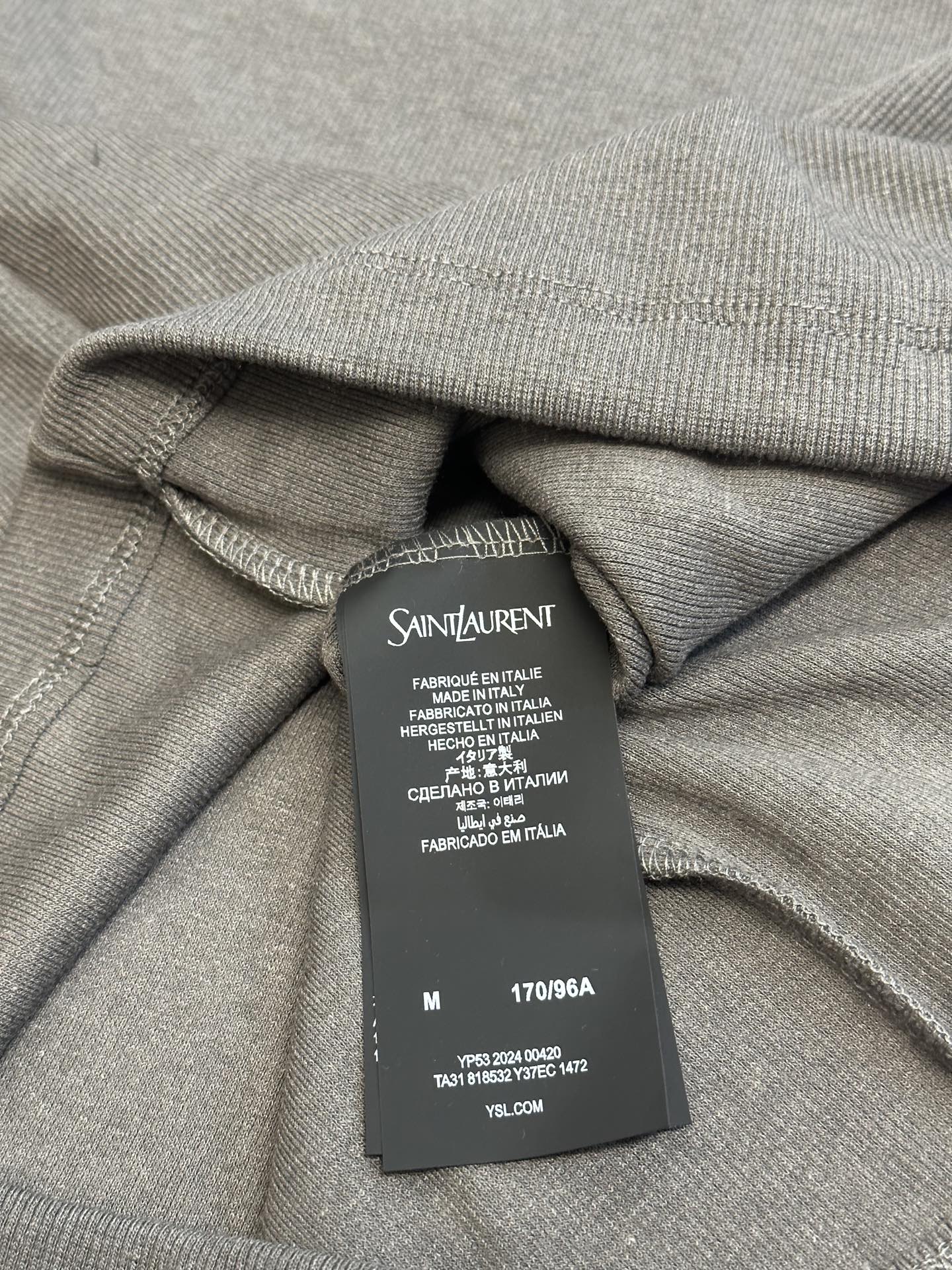 SAINT LAURENT CASSANDRE TANK TOP（823603Y37EC1472）