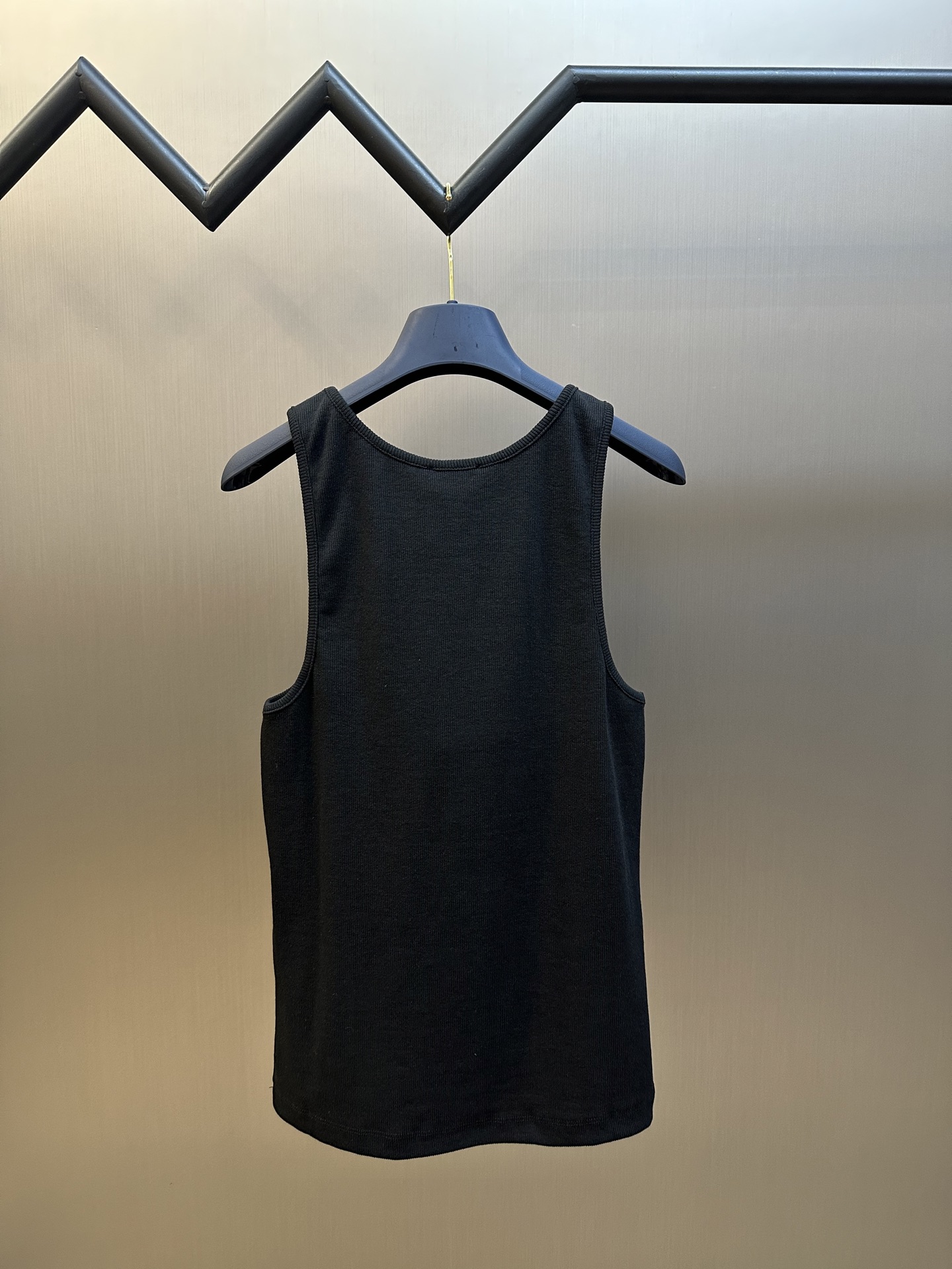 SAINT LAURENT CASSANDRE TANK TOP（823603Y37EC1472）
