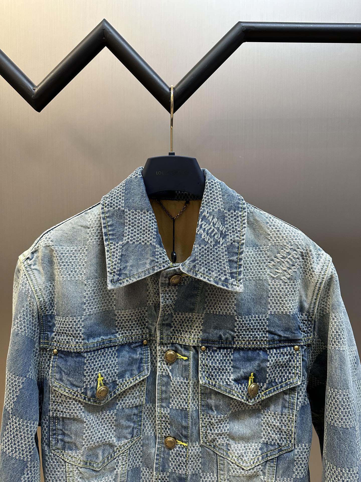 Louis Vuitton Damier Men's Denim Jacket（1AHCPE）