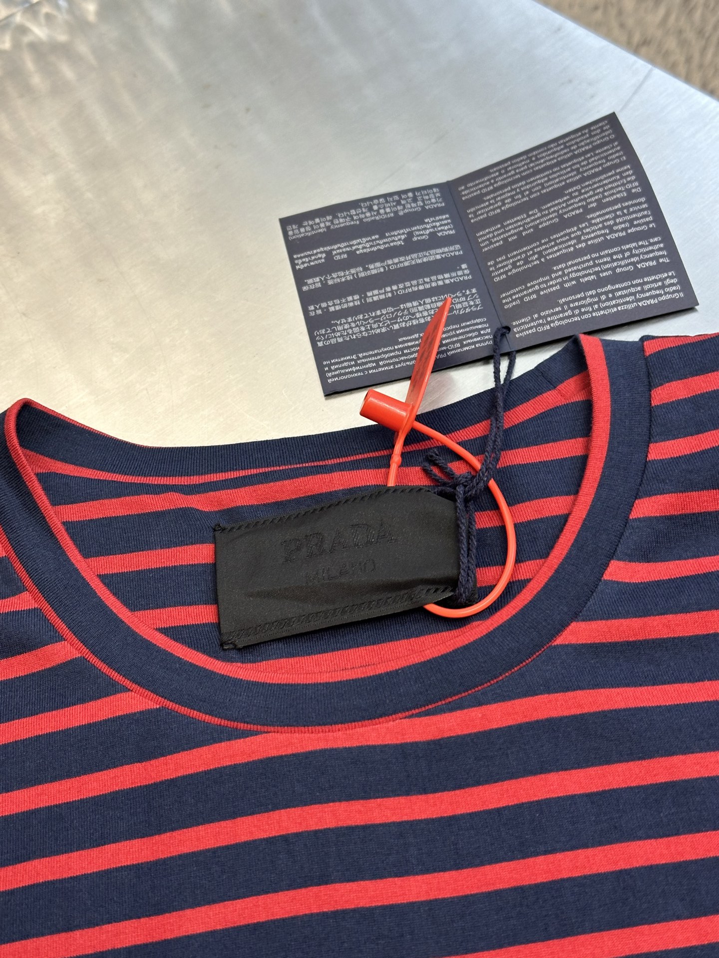 PRADA Striped Cotton Jersey T-Shirt in Blue and White（UJN929-1045-F0UB0-S-OOO）