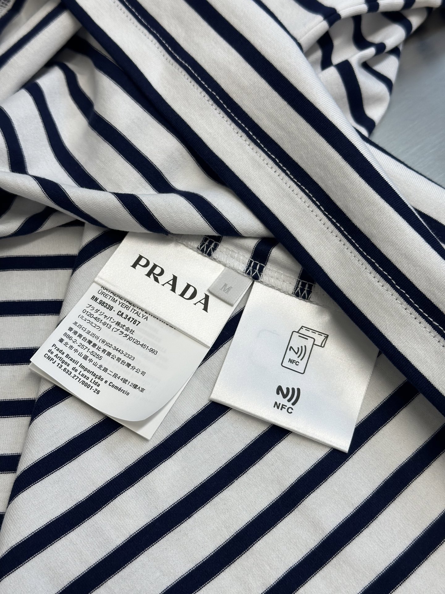 PRADA Striped Cotton Jersey T-Shirt in Blue and White（UJN929-1045-F0UB0-S-OOO）