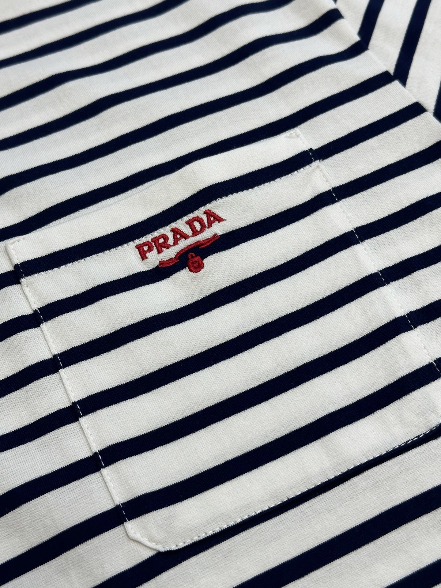 PRADA Striped Cotton Jersey T-Shirt in Blue and White（UJN929-1045-F0UB0-S-OOO）