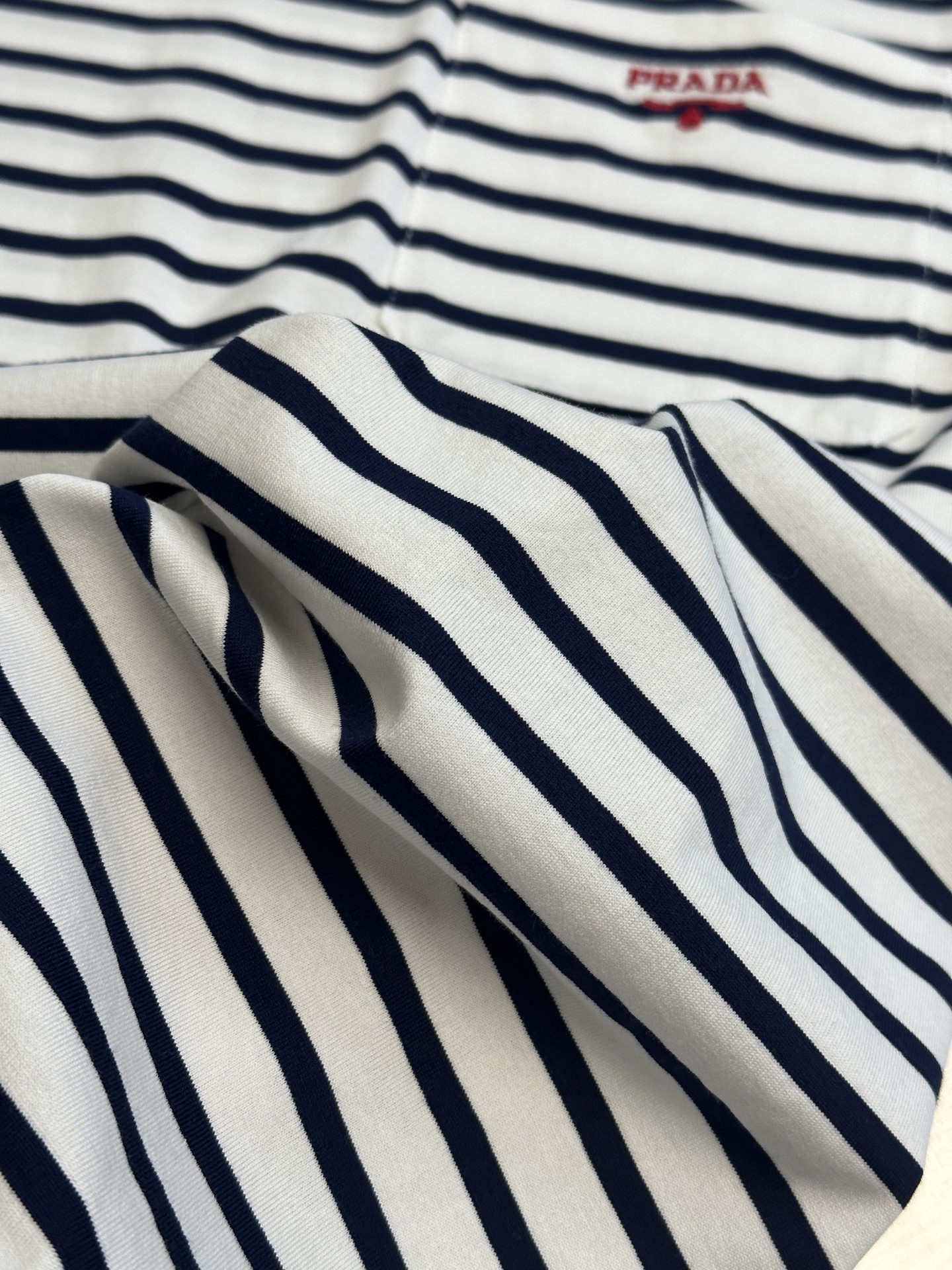 PRADA Striped Cotton Jersey T-Shirt in Blue and White（UJN929-1045-F0UB0-S-OOO）