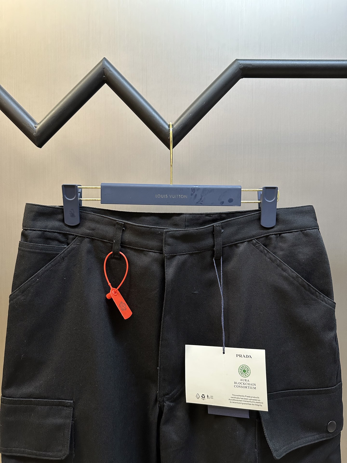 PRADA Black cotton cargo Bermuda shorts（SPH472-11BZ-F0002-S-OOO）