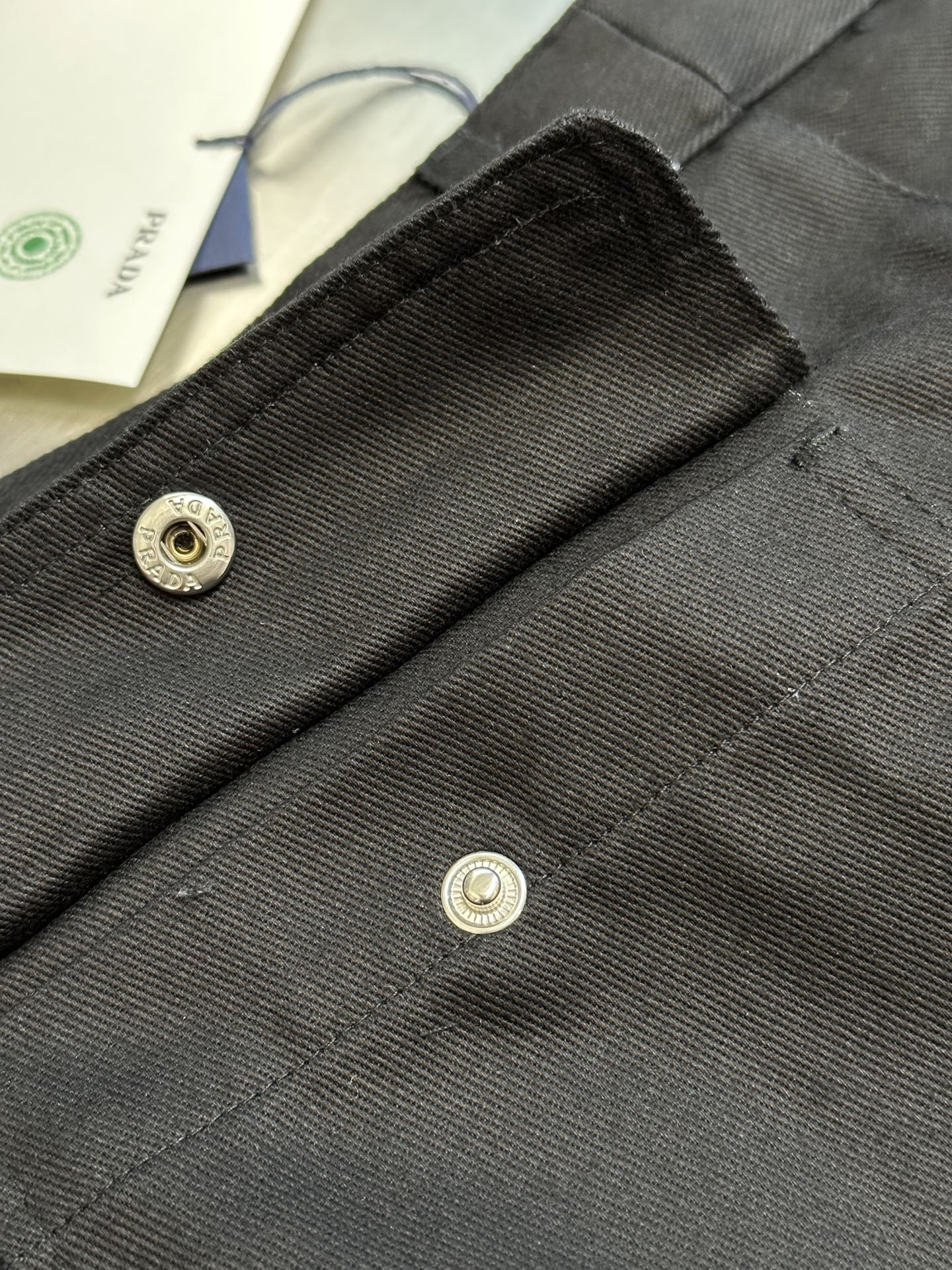 PRADA Black cotton cargo Bermuda shorts（SPH472-11BZ-F0002-S-OOO）