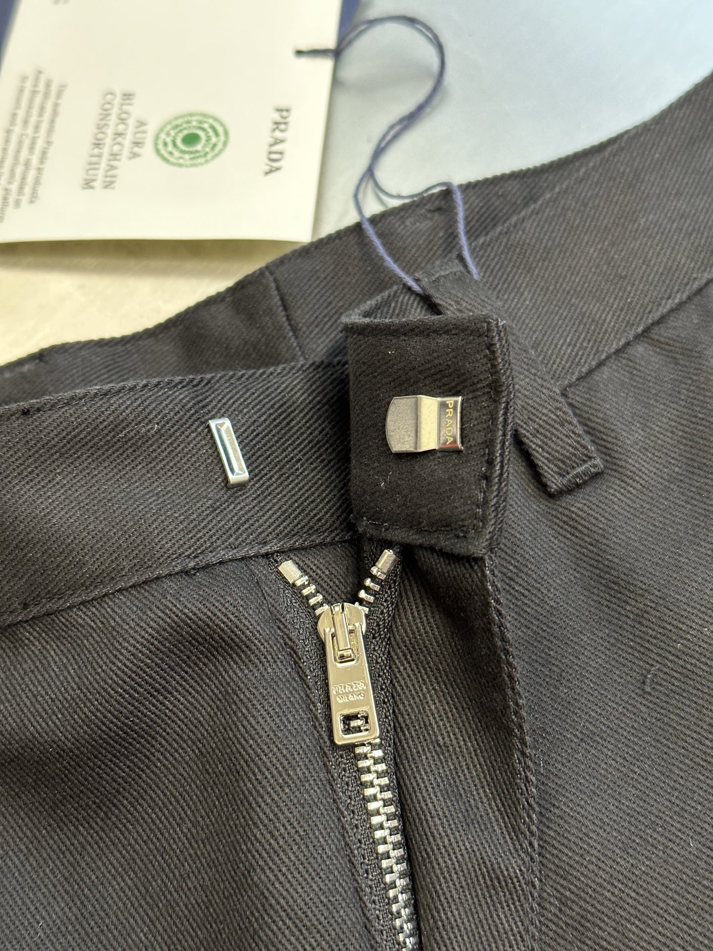 PRADA Black cotton cargo Bermuda shorts（SPH472-11BZ-F0002-S-OOO）