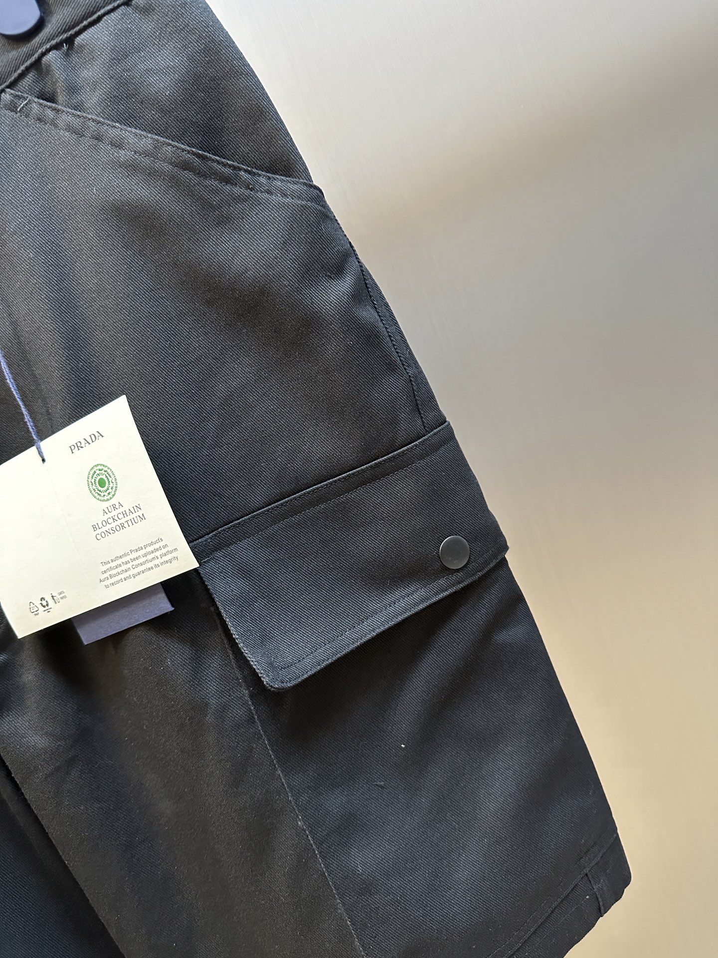 PRADA Black cotton cargo Bermuda shorts（SPH472-11BZ-F0002-S-OOO）