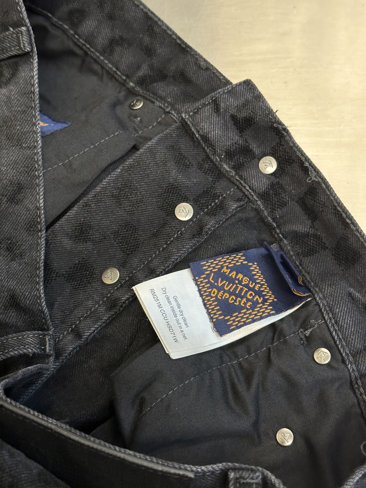 Louis Vuitton Flocked Damier Denim Wide-Leg Pants（1AHBKQ）