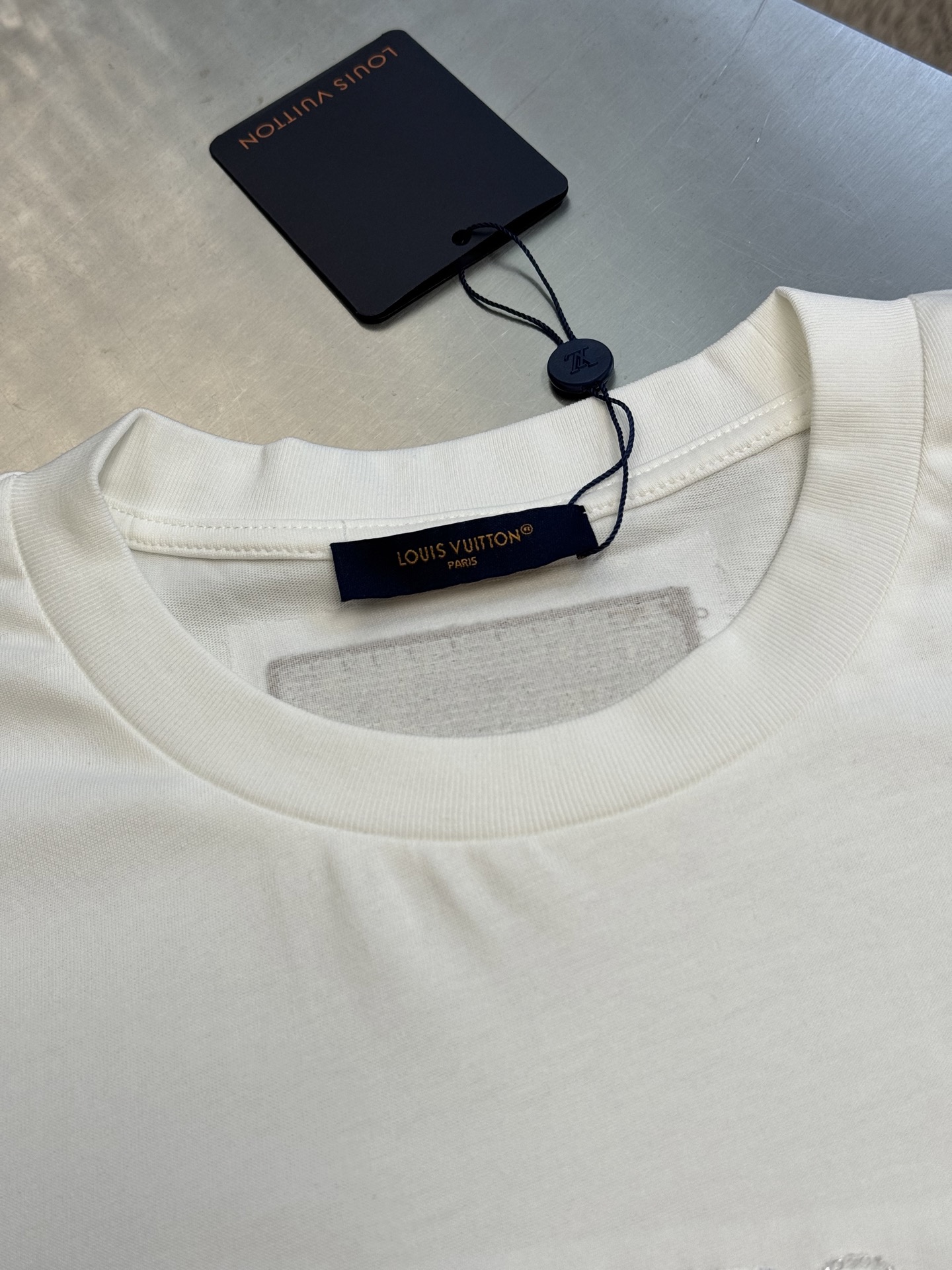 Louis Vuitton Embroidered beaded cotton T-shirt（1ABJMX）