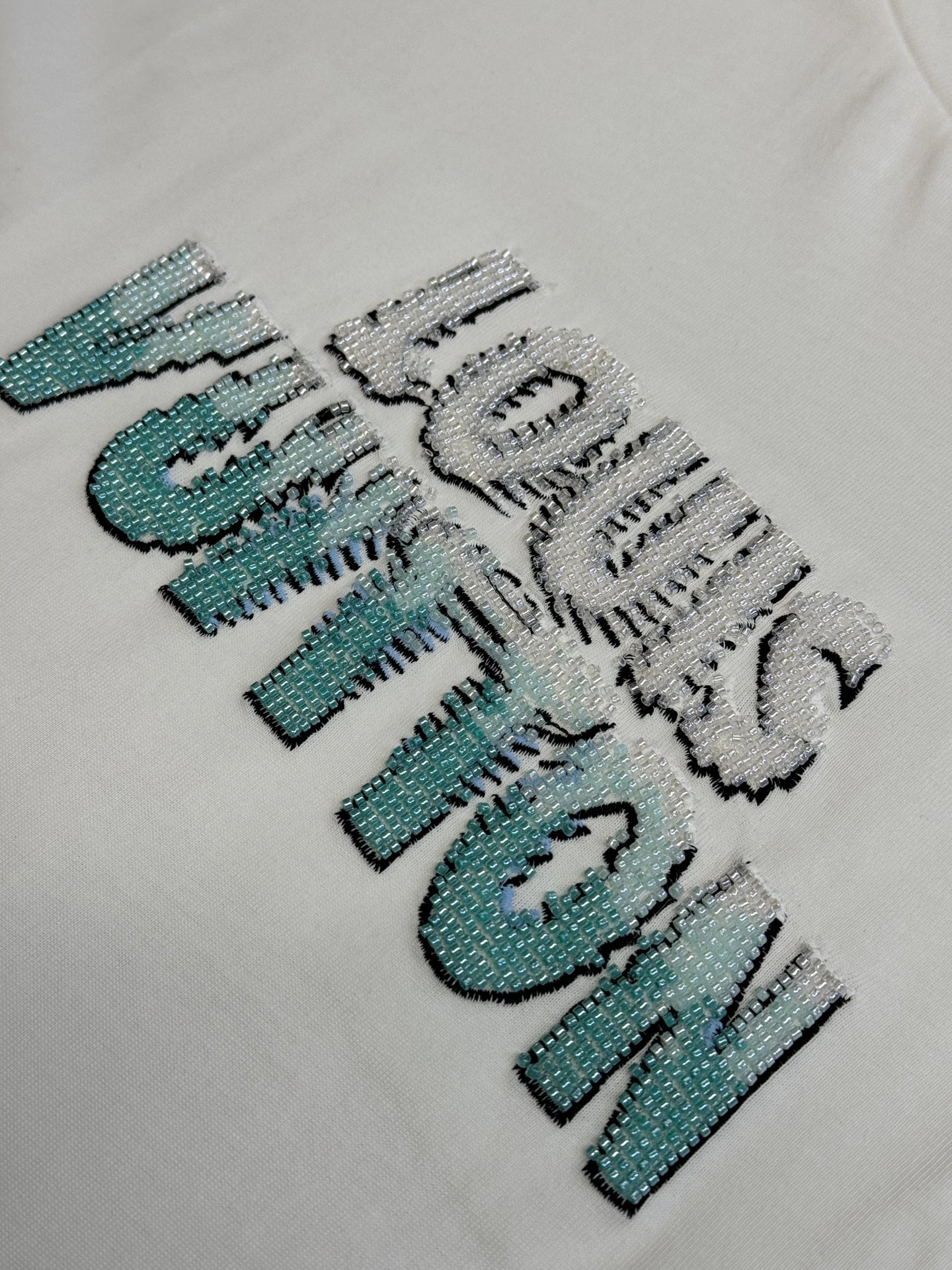 Louis Vuitton Embroidered beaded cotton T-shirt（1ABJMX）