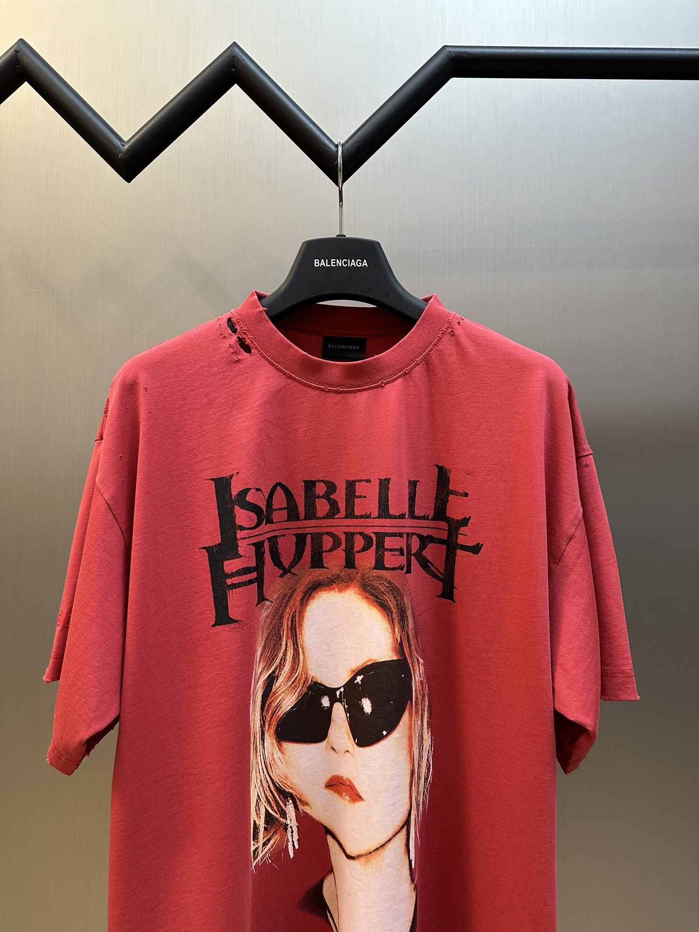 BALENCIAGA Isabelle Boxy T-Shirt "Faded Red"（826344TSVV66303）