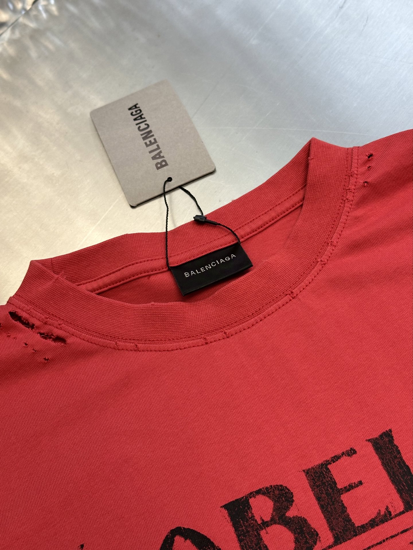 BALENCIAGA Isabelle Boxy T-Shirt "Faded Red"（826344TSVV66303）