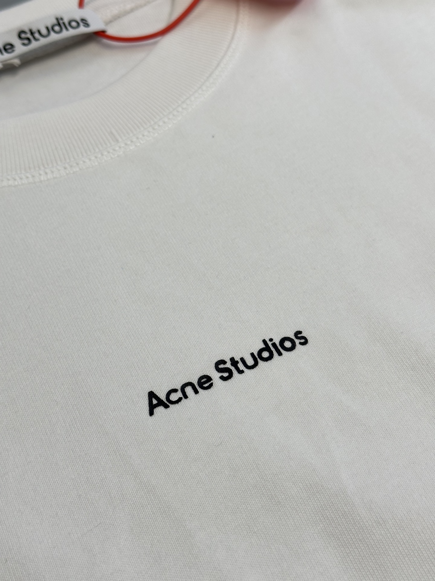 Acne Studios Men's T-Shirt (BL0278-900）