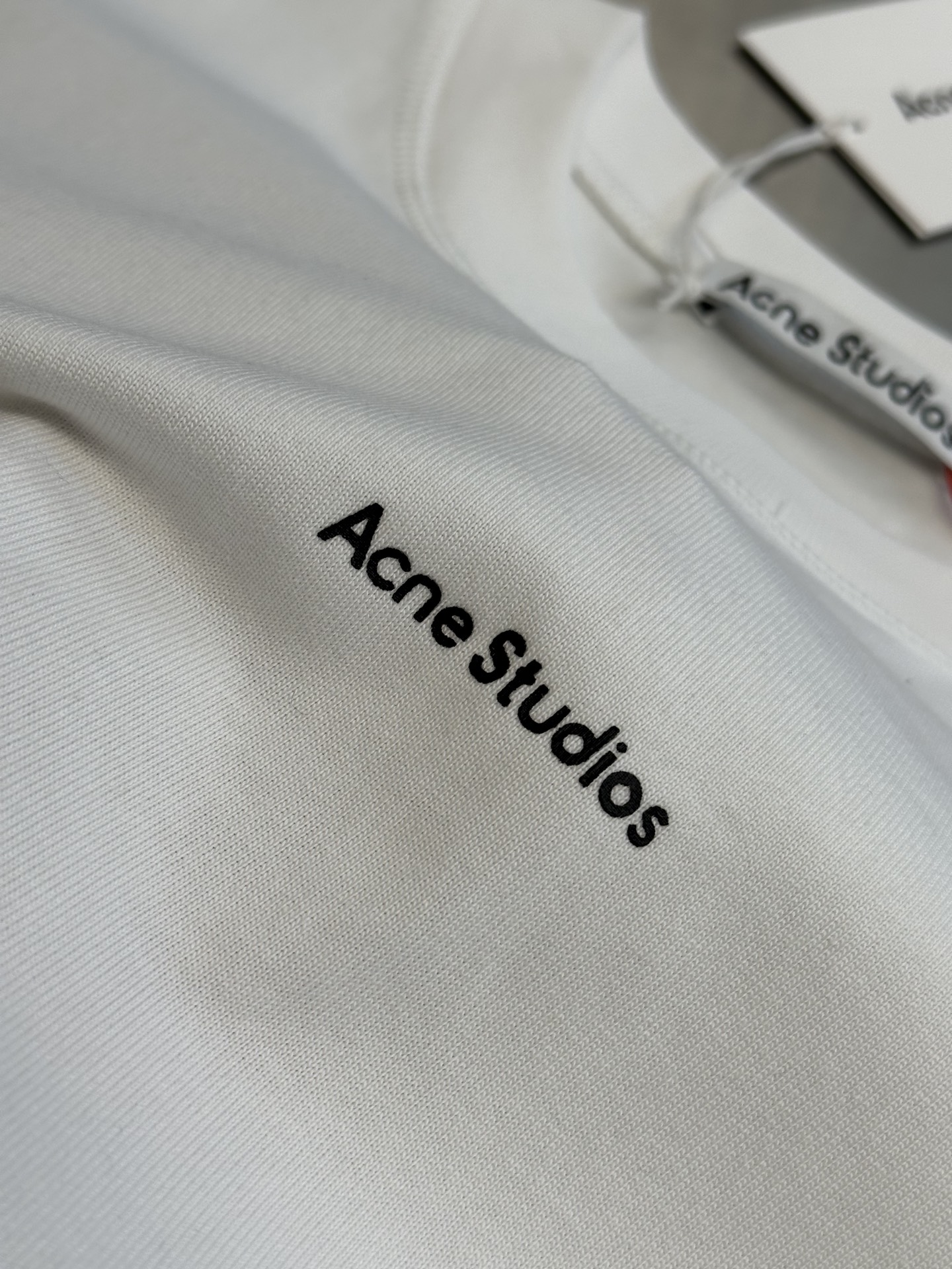 Acne Studios Men's T-Shirt (BL0278-900）