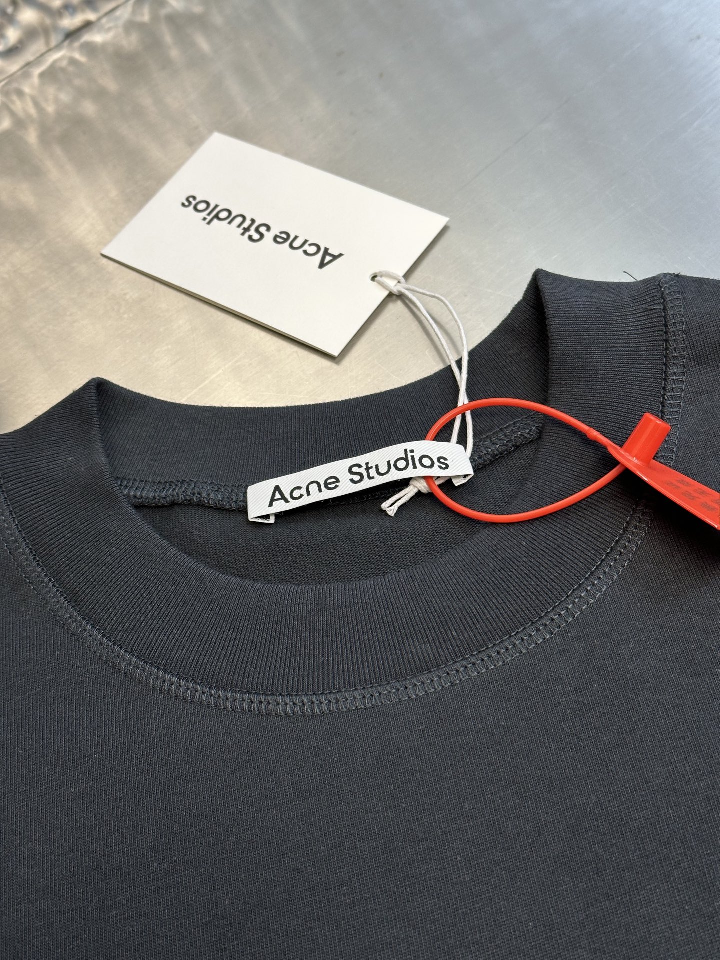 Acne Studios Men's T-Shirt (BL0278-900）