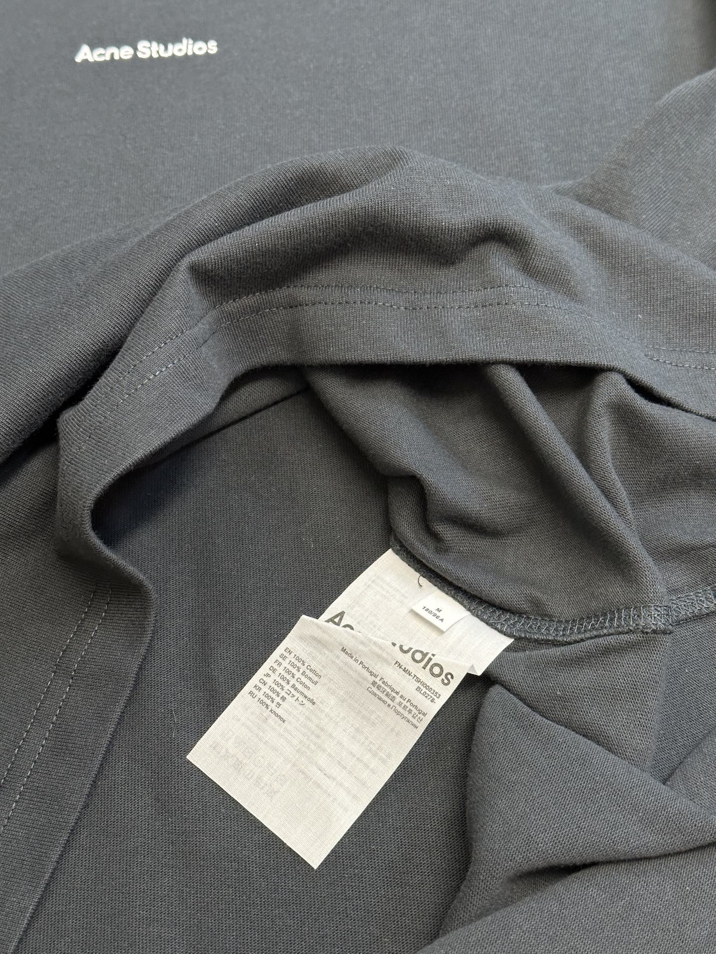 Acne Studios Men's T-Shirt (BL0278-900）