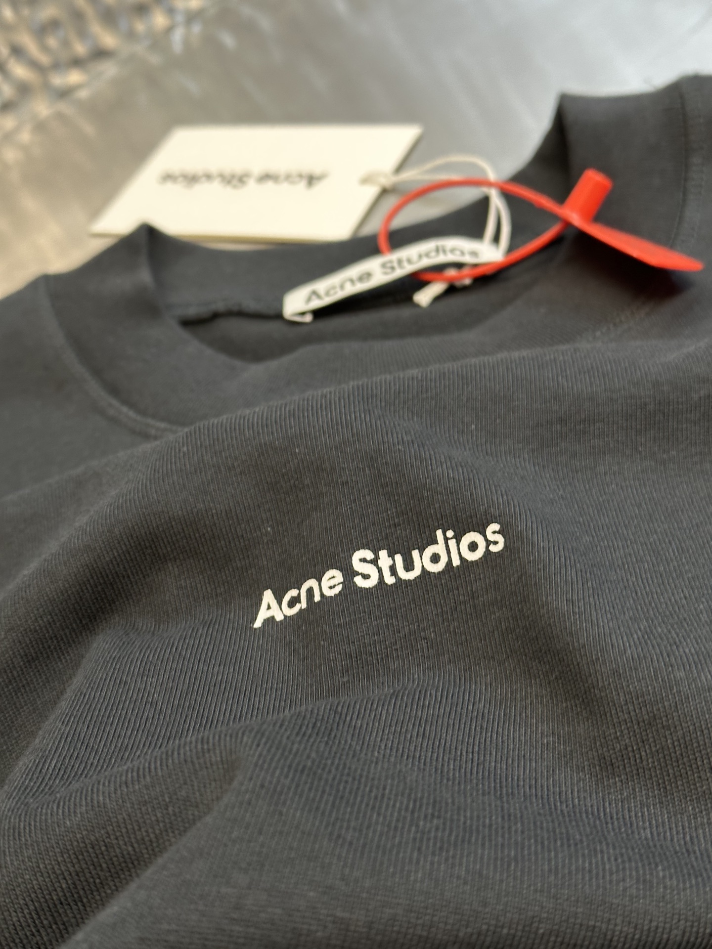 Acne Studios Men's T-Shirt (BL0278-900）