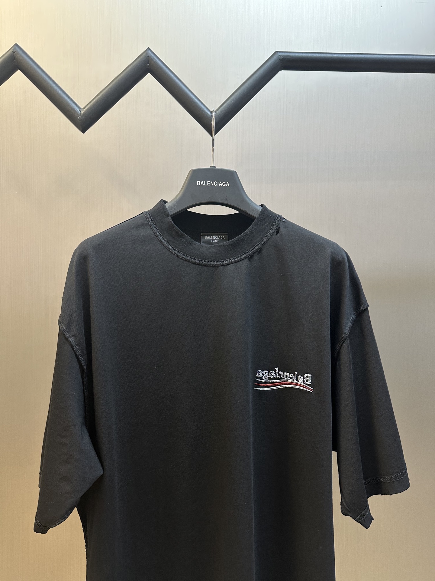 BALENCIAGA INSIDE OUT LARGE FIT T-SHIRT（830247TSVF39668）