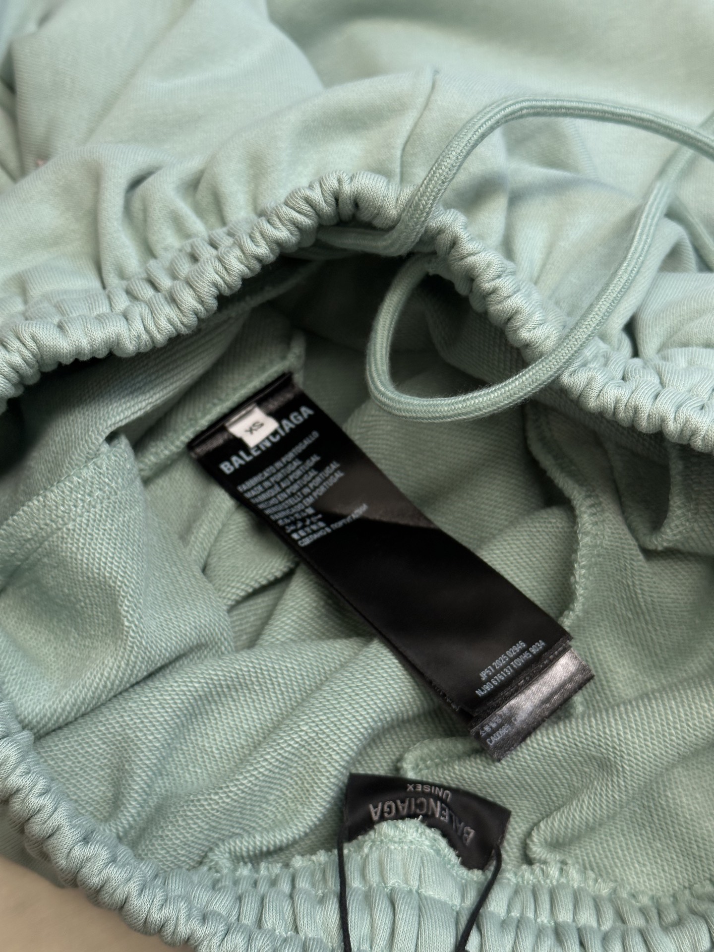 Balenciaga Logo Shorts (826385TSVG63421）