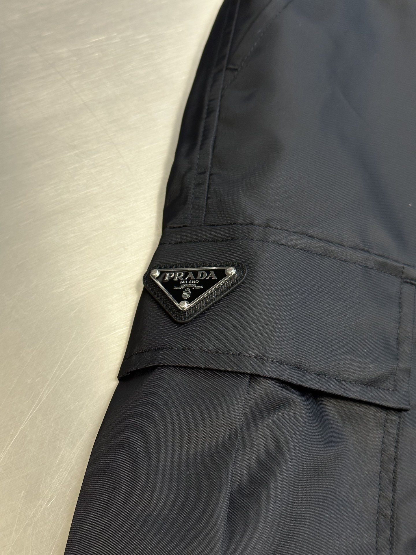 PRADA Cotton Bermuda Shorts（SPH244-1WQ8-F0002-S-231）