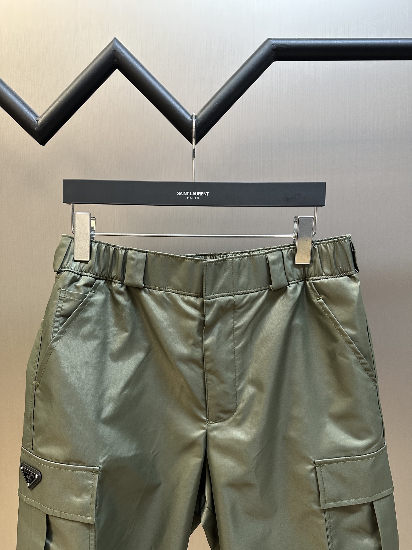 PRADA Cotton Bermuda Shorts（SPH244-1WQ8-F0002-S-231）