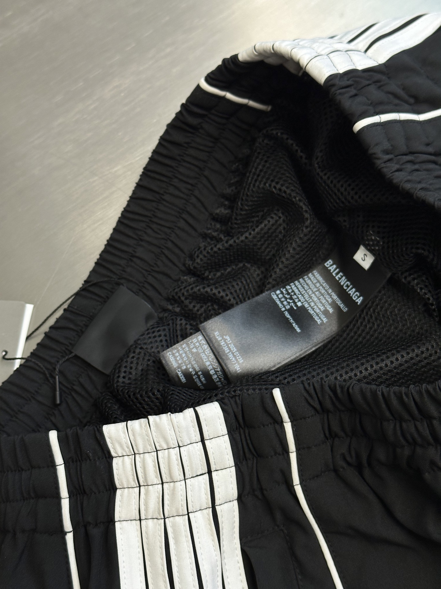 BALENCIAGA Men's Large Tracksuit Pants in Black（831371TRO311000）