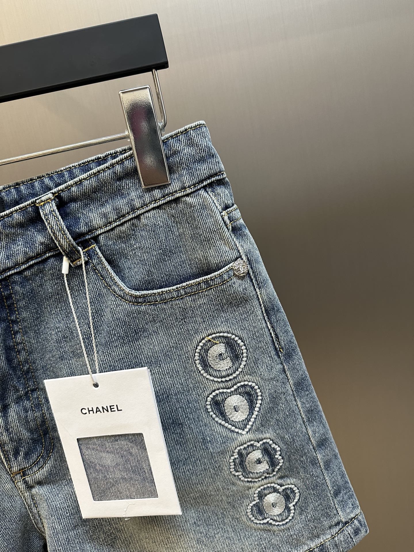 CHANEL Coco Beach 25 Shorts Denim Heart Blue（P78558-V71193-NADUF）