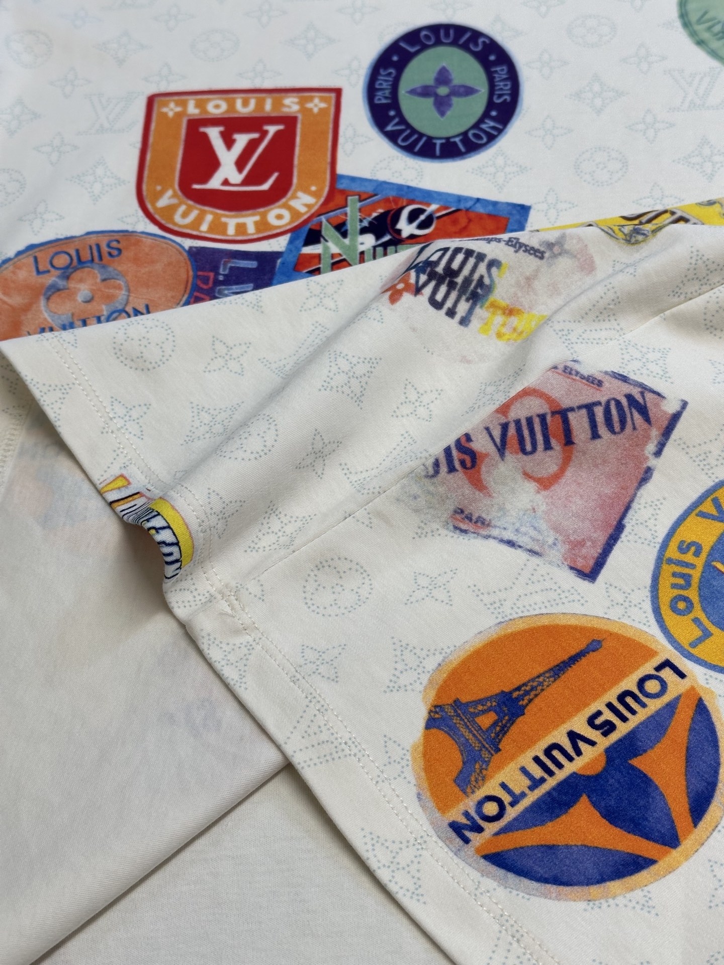 Louis Vuitton Mahina Patch Print T-Shirt（1AHITQ）