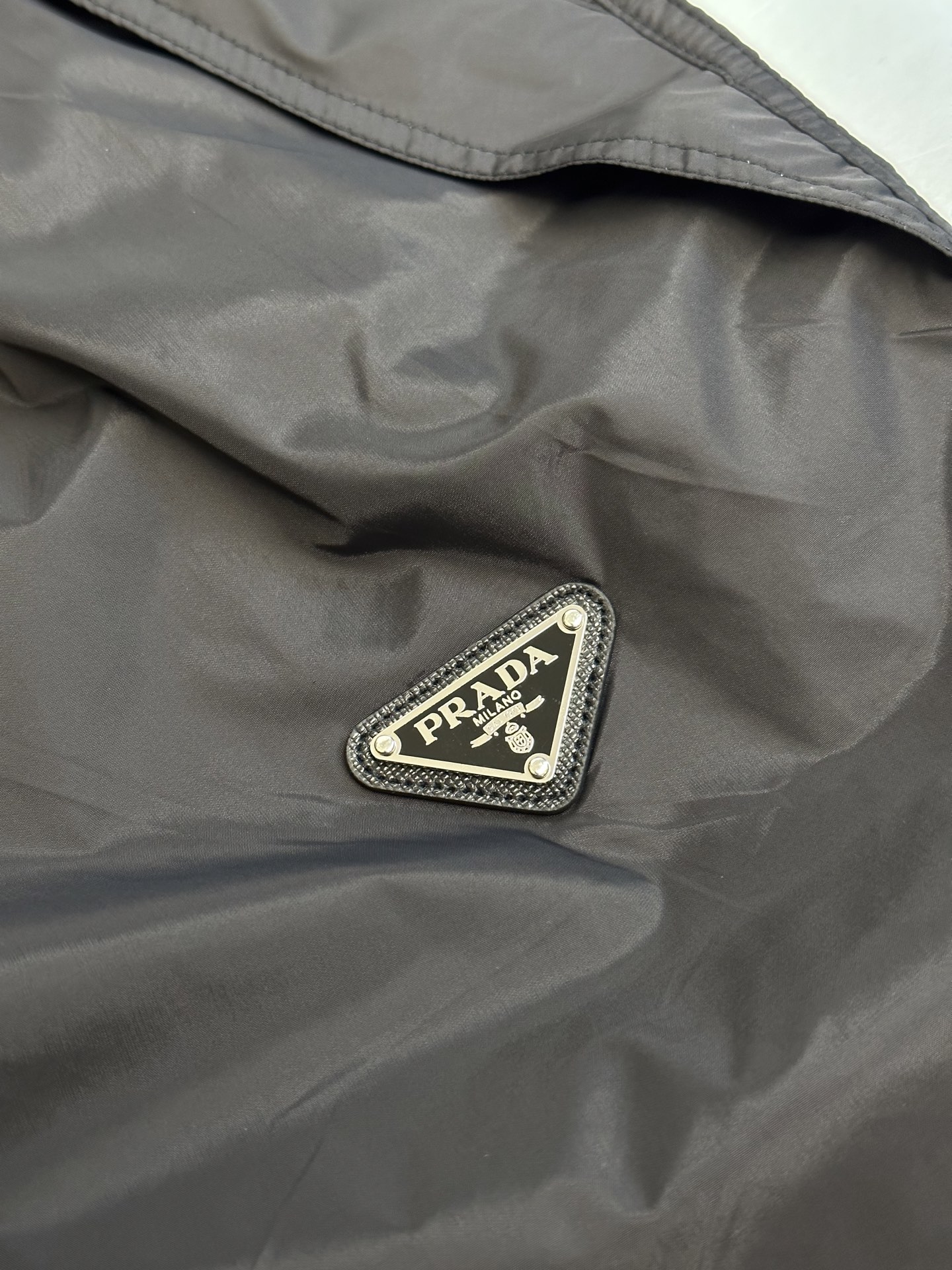 Prada Re-Nylon Shorts in Black（22X901-1WQ9-F0002-S-WMO）