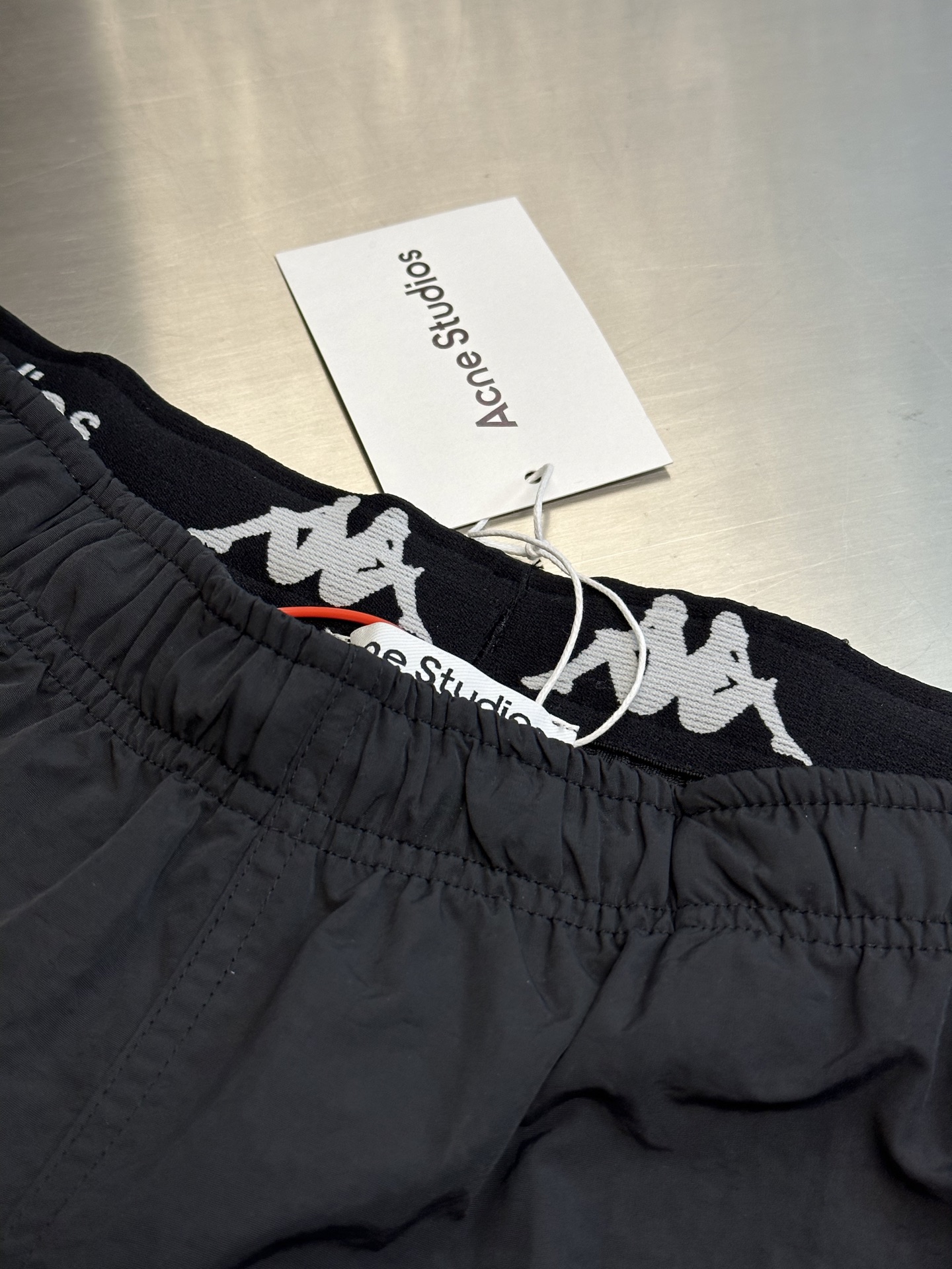 Acne Studios x Kappa Relaxed fit shorts (CK0122-900）